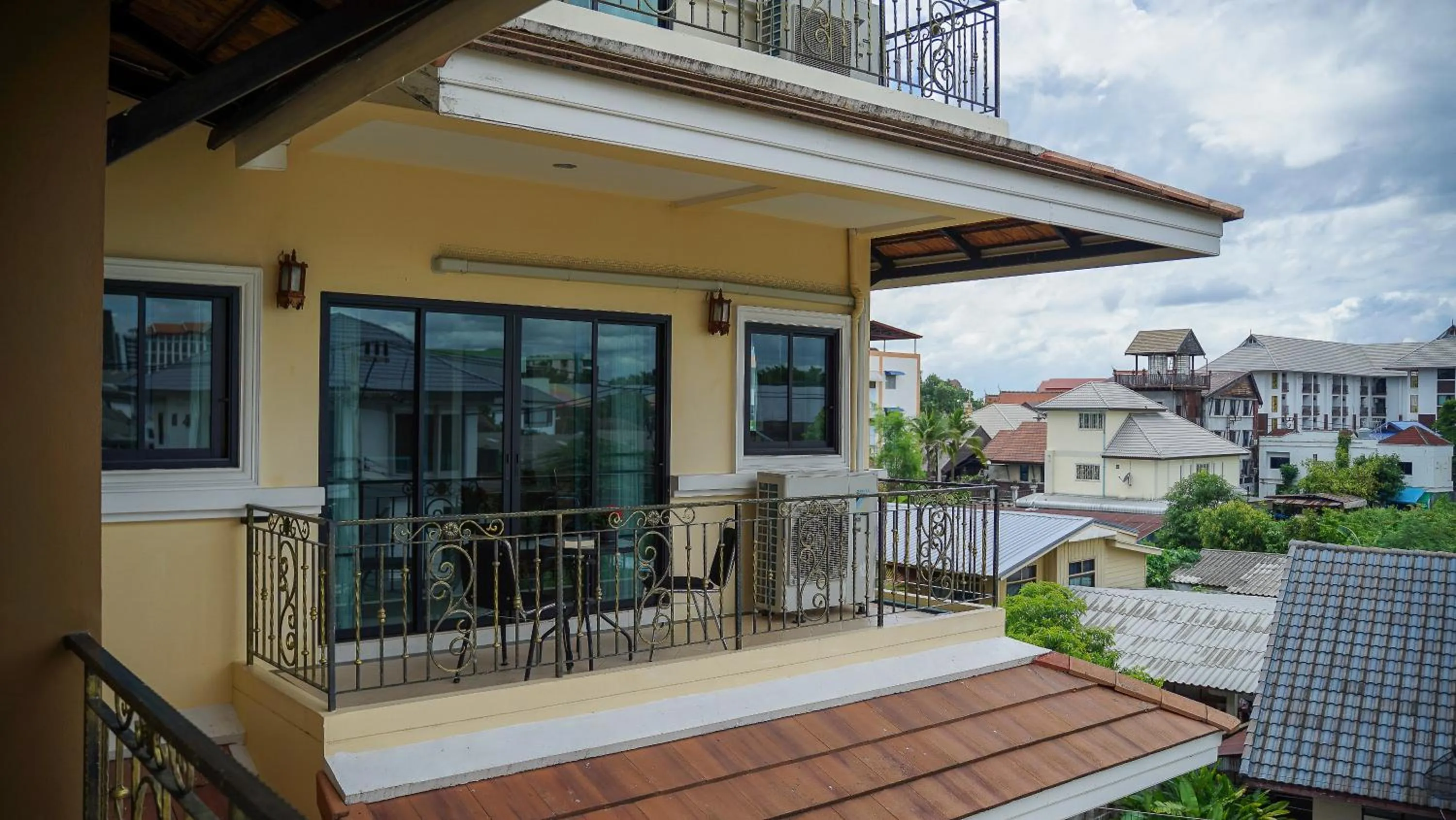 Balcony/Terrace in Laph Kham House