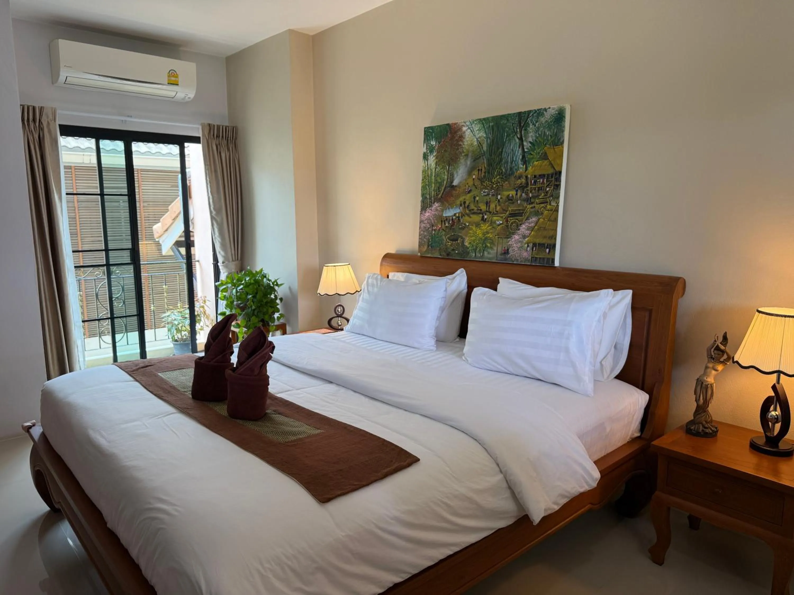 Bedroom, Bed in Laph Kham House