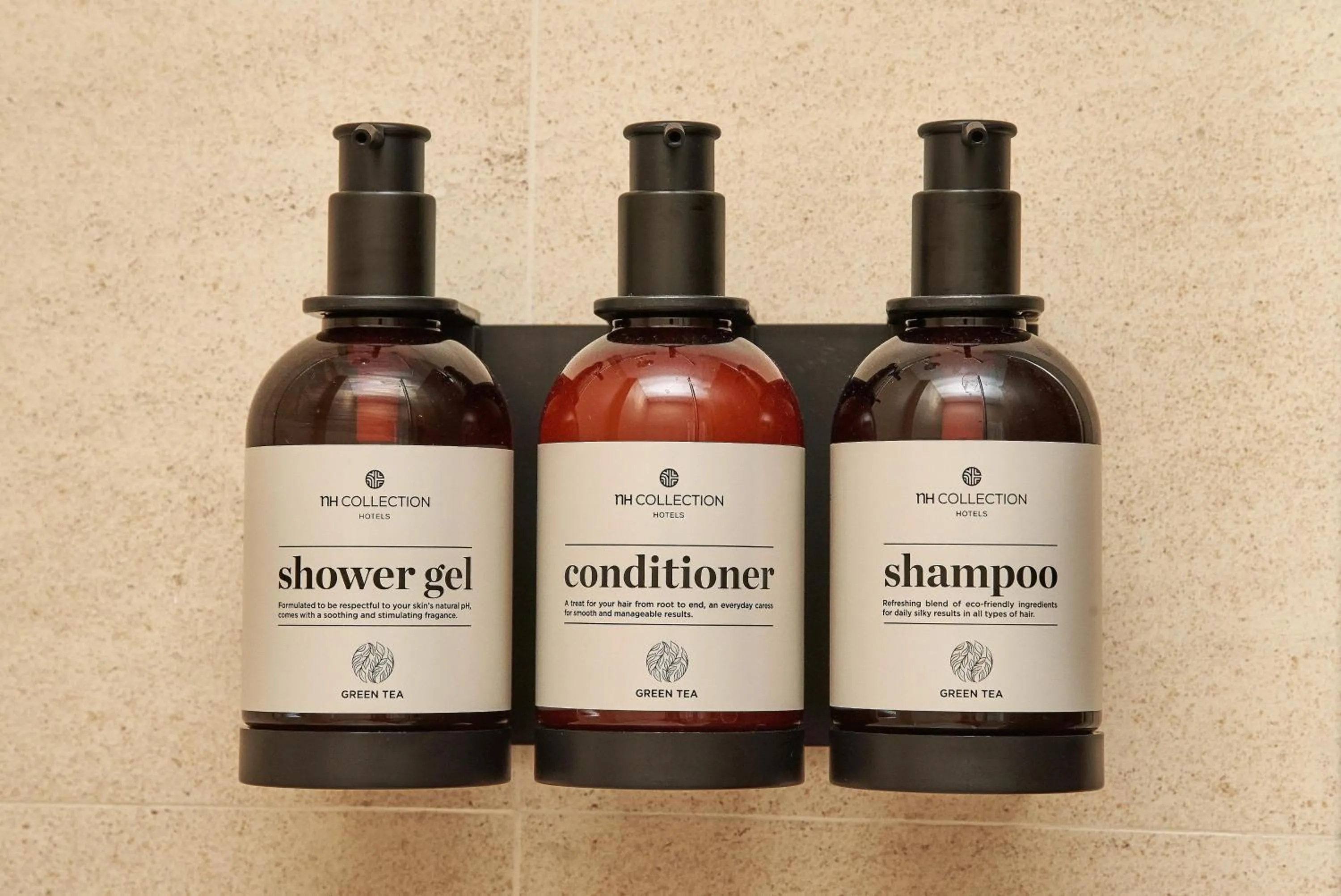 Bathroom in NH Collection León Plaza Mayor