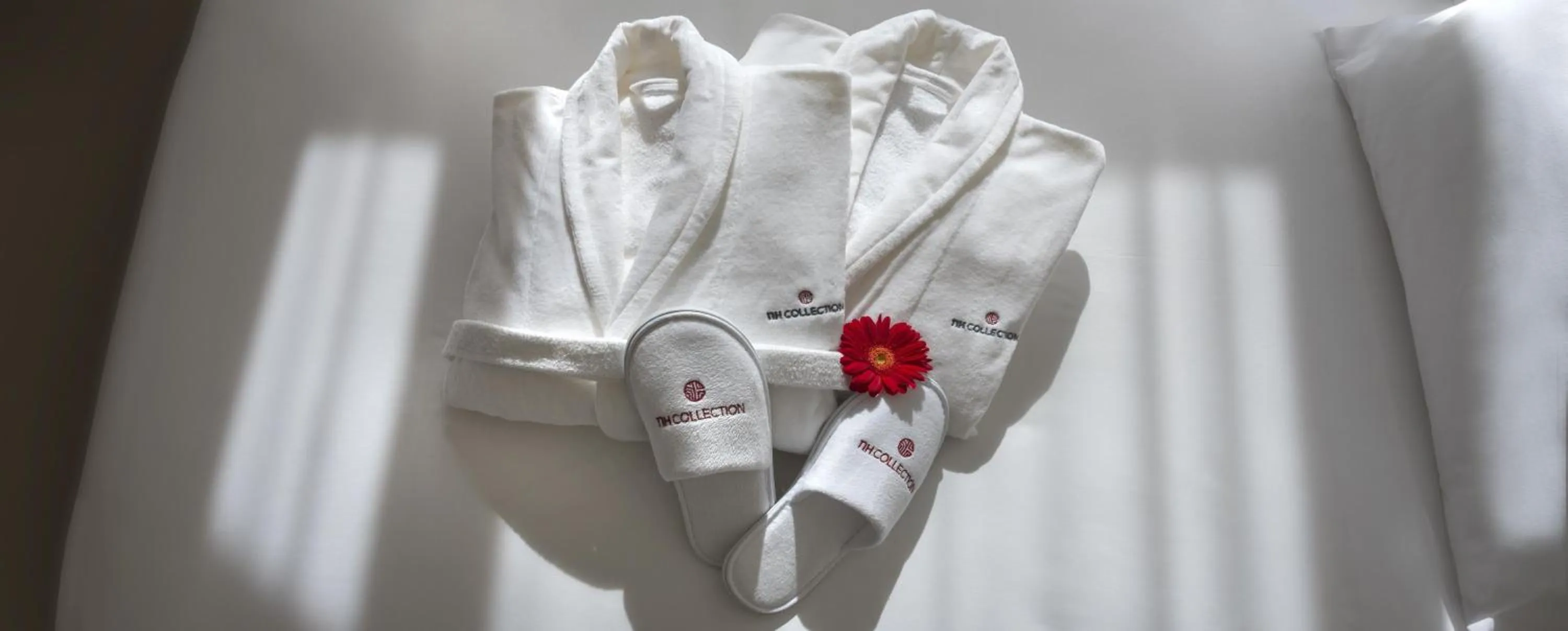 Bedroom in NH Collection León Plaza Mayor