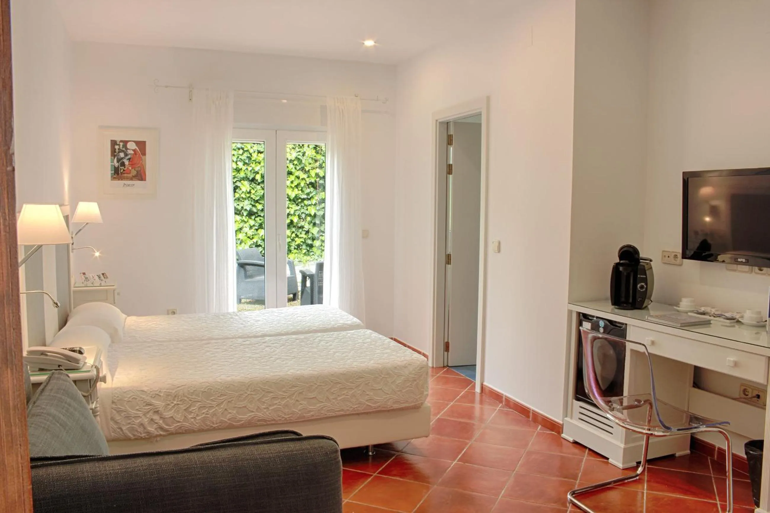 Bedroom, Bed in Hotel Malaga Picasso