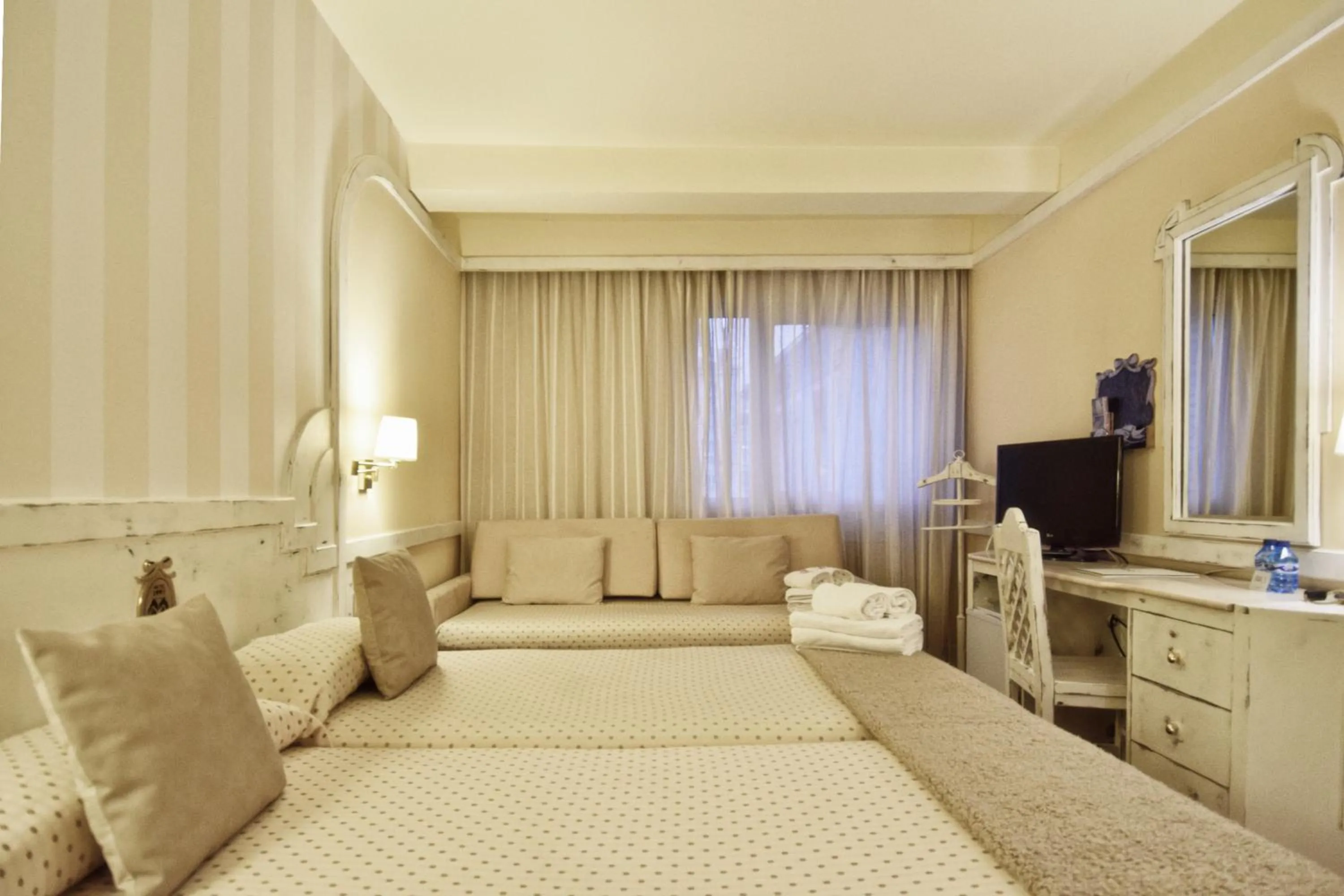 Photo of the whole room, Bed in Hotel Maria Luisa