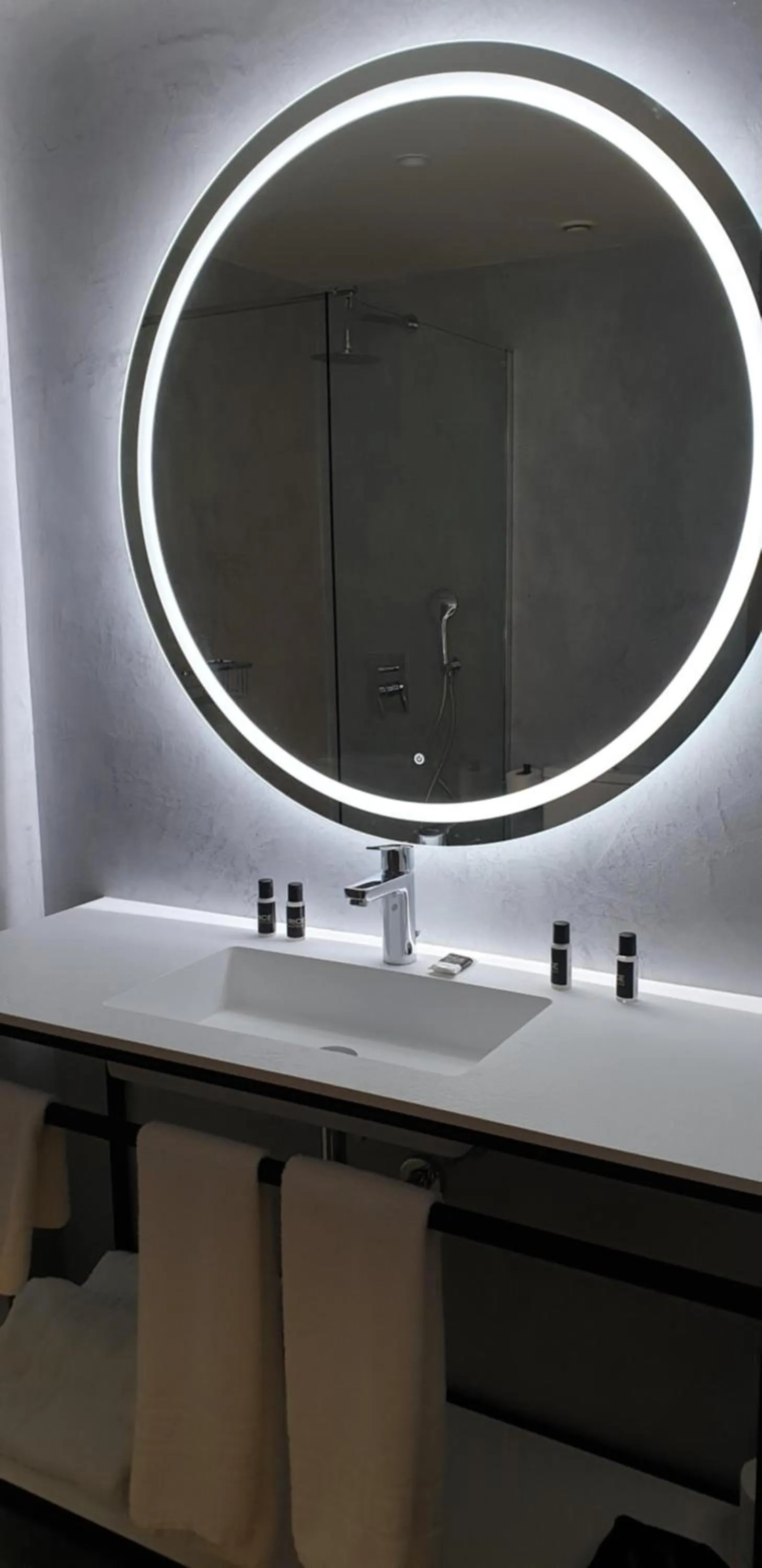 Shower in RICE Reyes Católicos