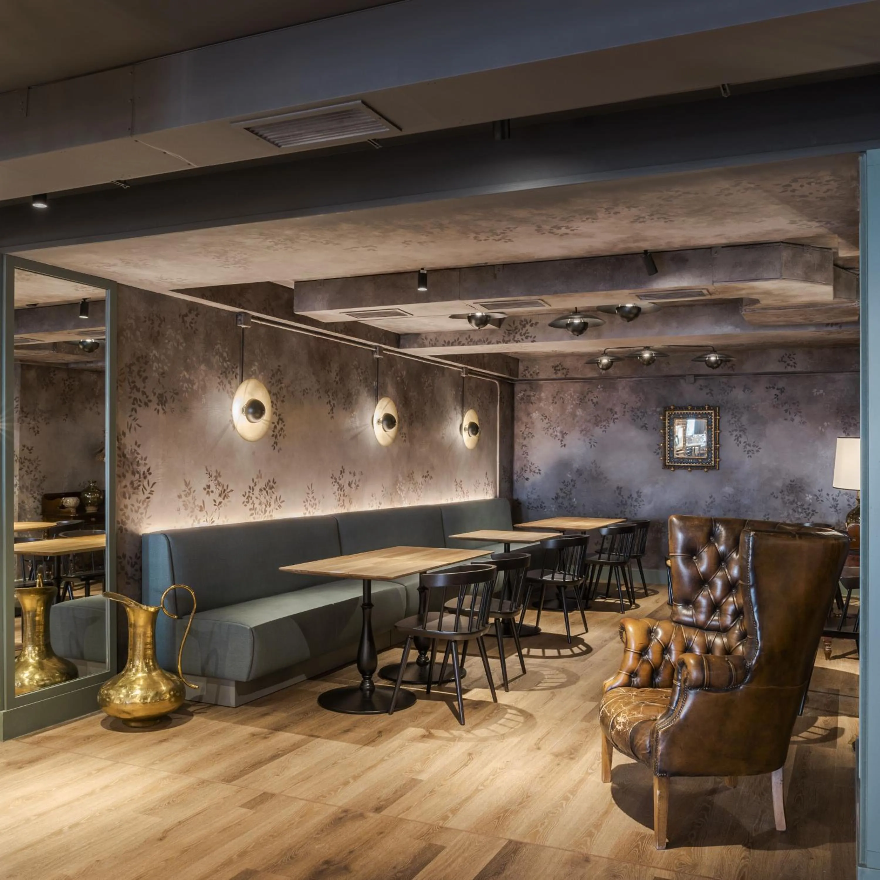 Restaurant/places to eat in RICE Reyes Católicos