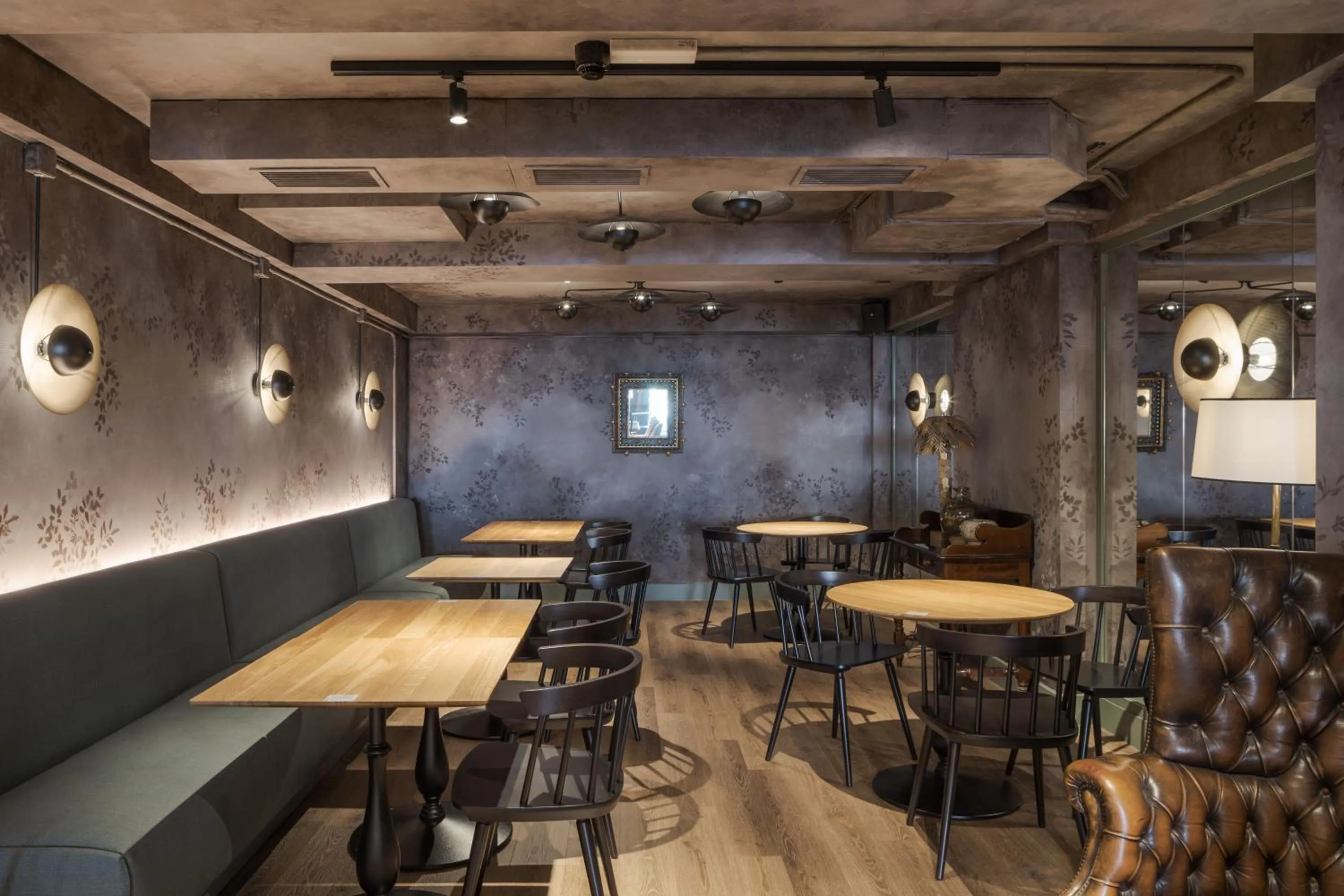 Restaurant/places to eat in RICE Reyes Católicos