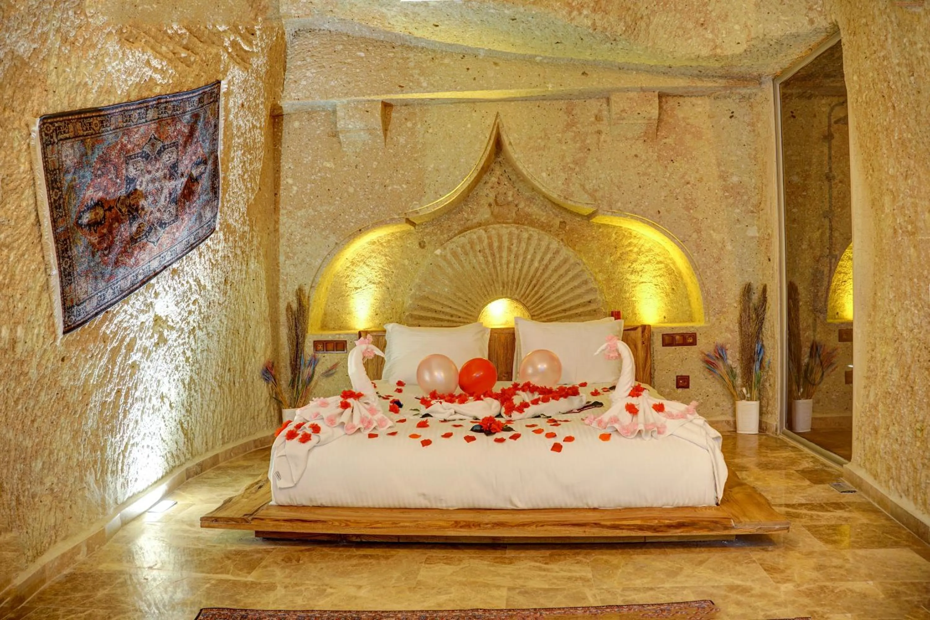 Bedroom, Bed in The Calypso Cave