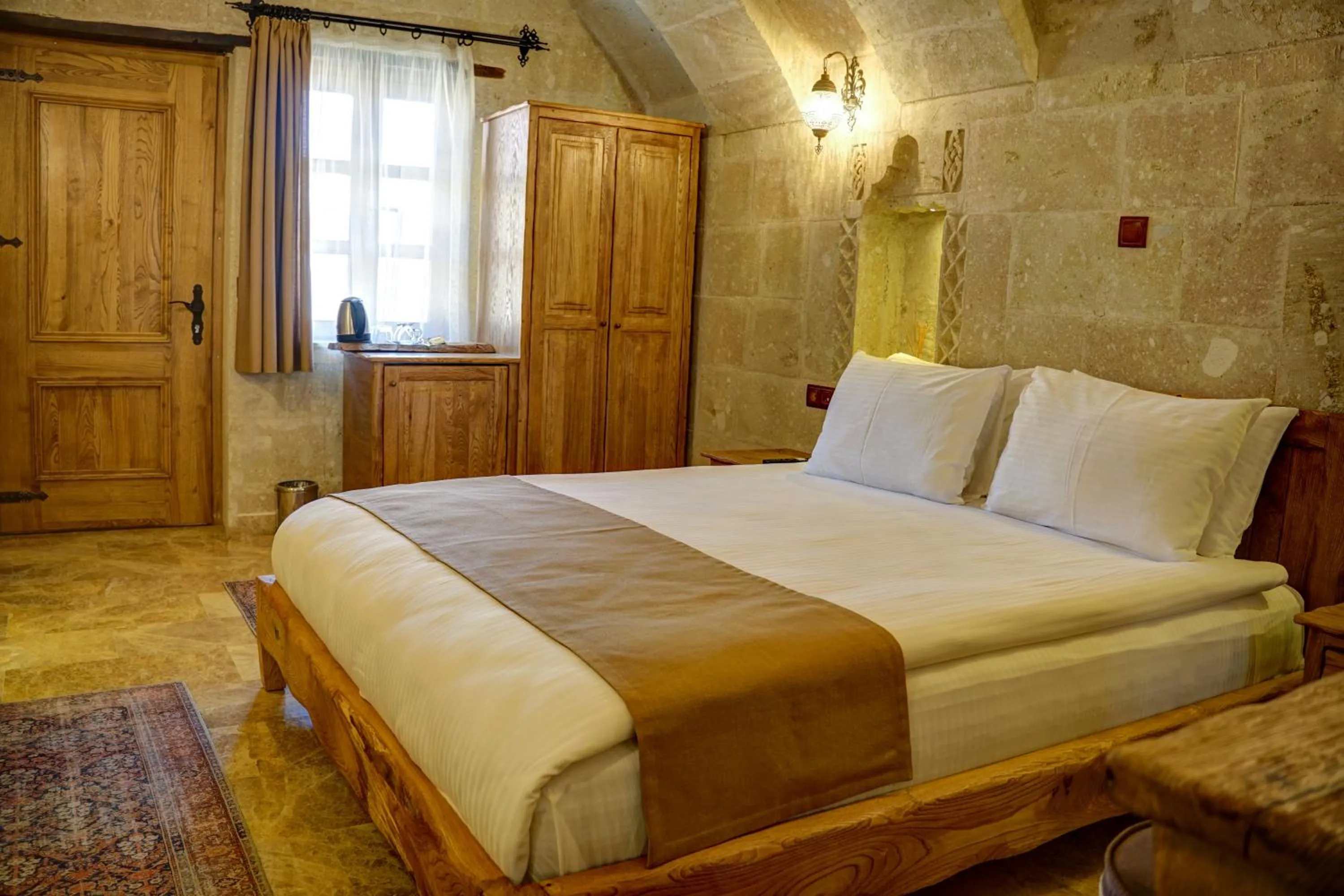 Bedroom, Bed in The Calypso Cave