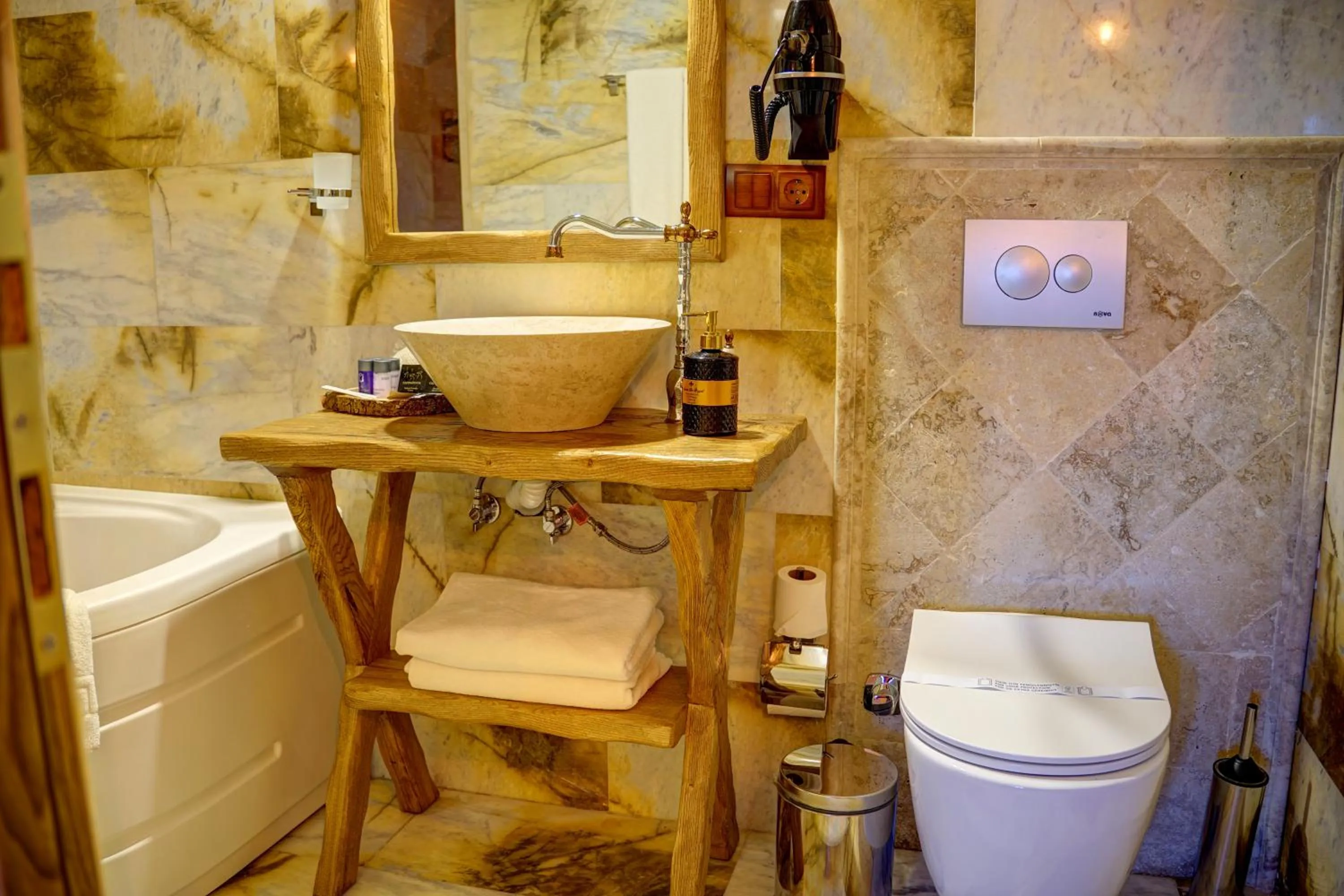 Bathroom in The Calypso Cave