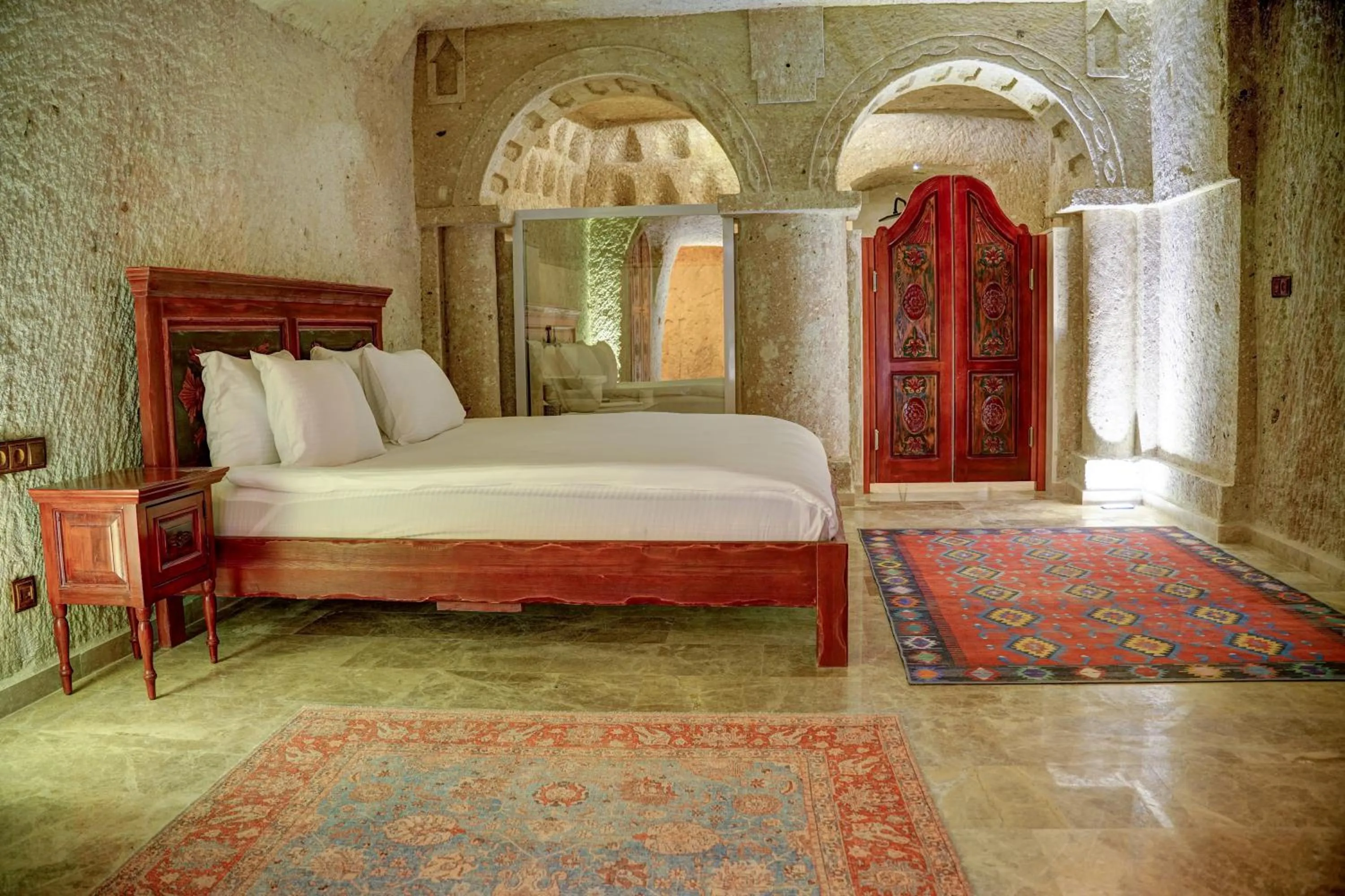 Bedroom, Bed in The Calypso Cave