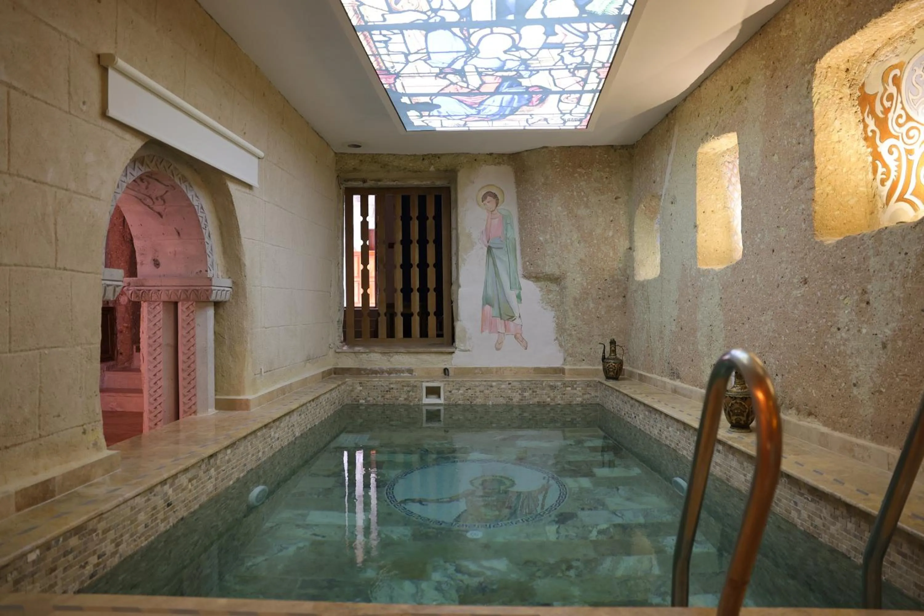 Swimming pool in The Calypso Cave