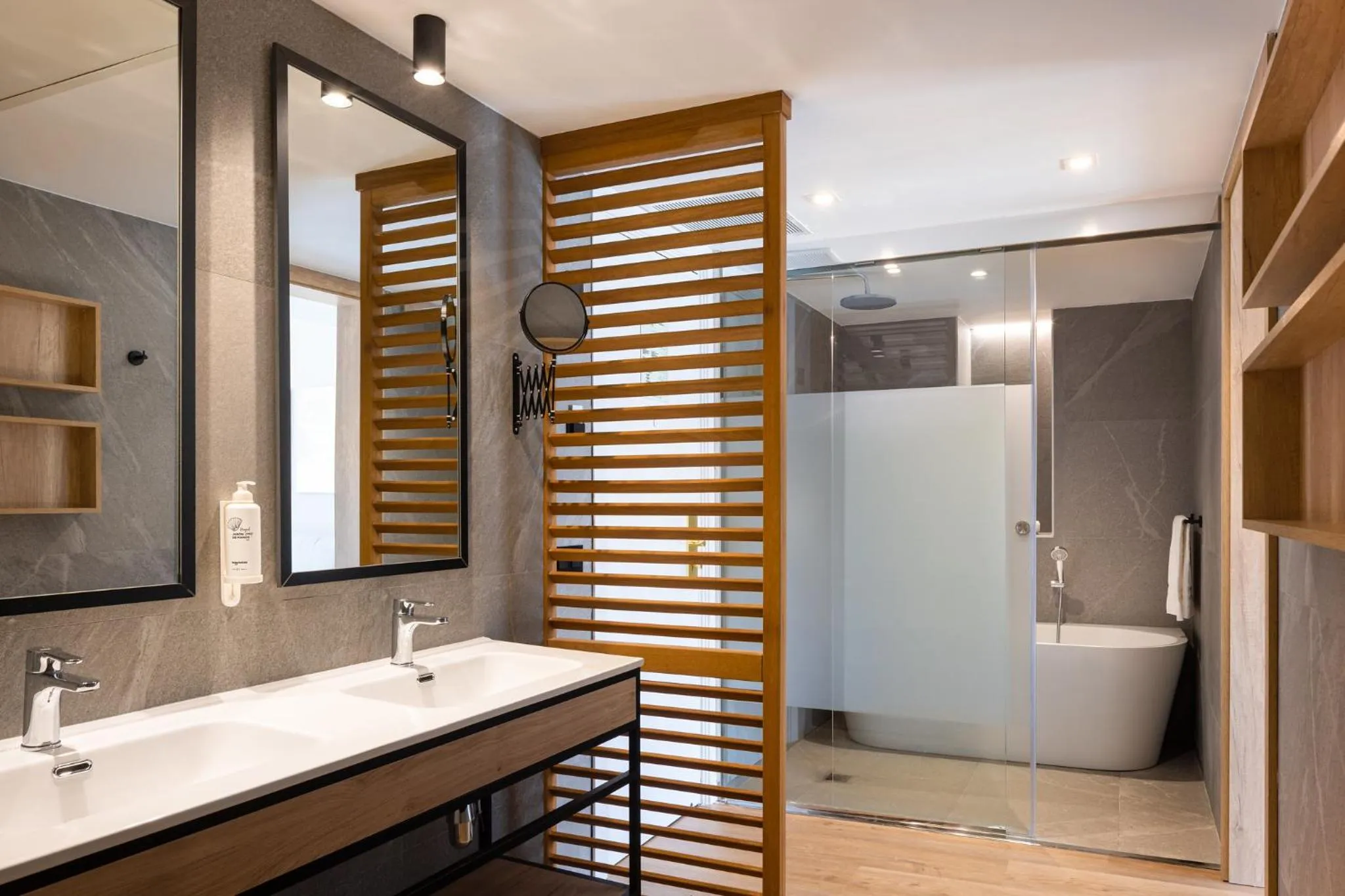 Shower, Bathroom in htop Royal Beach