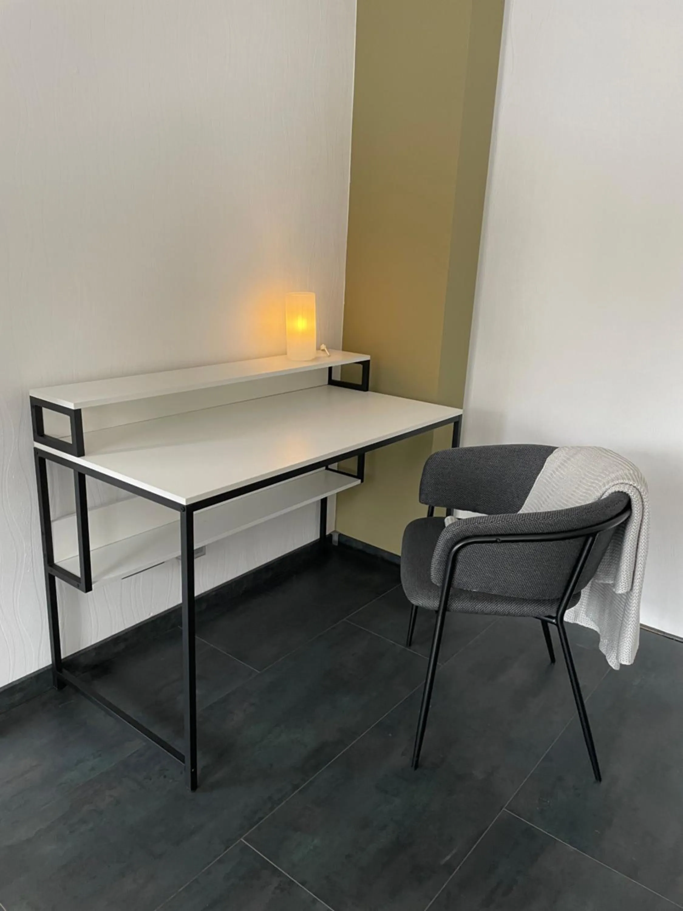 hair dresser in TruRetreats Design Loft für 8 Personen I Riesige Küche I eCharger I 65z SmartTV I 150qm