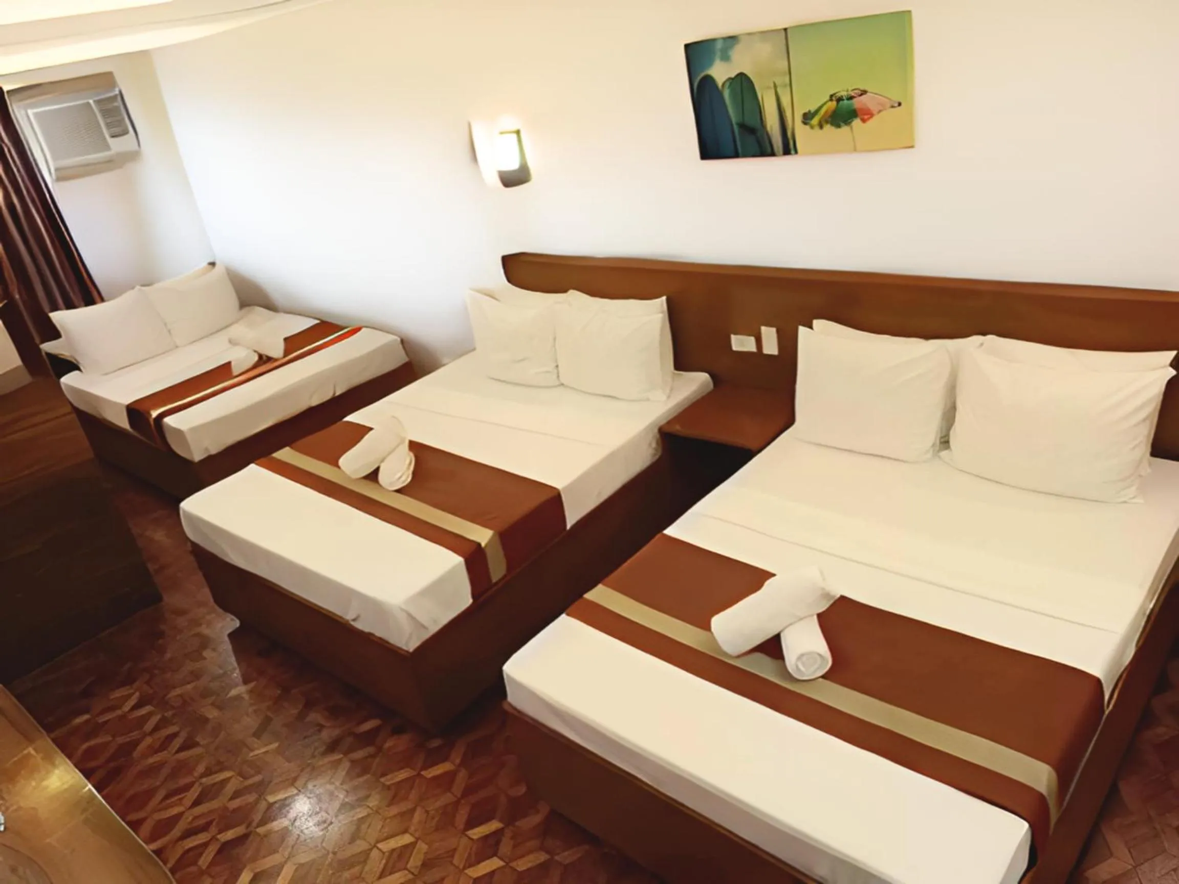 Bed in Dy Heritage Suites