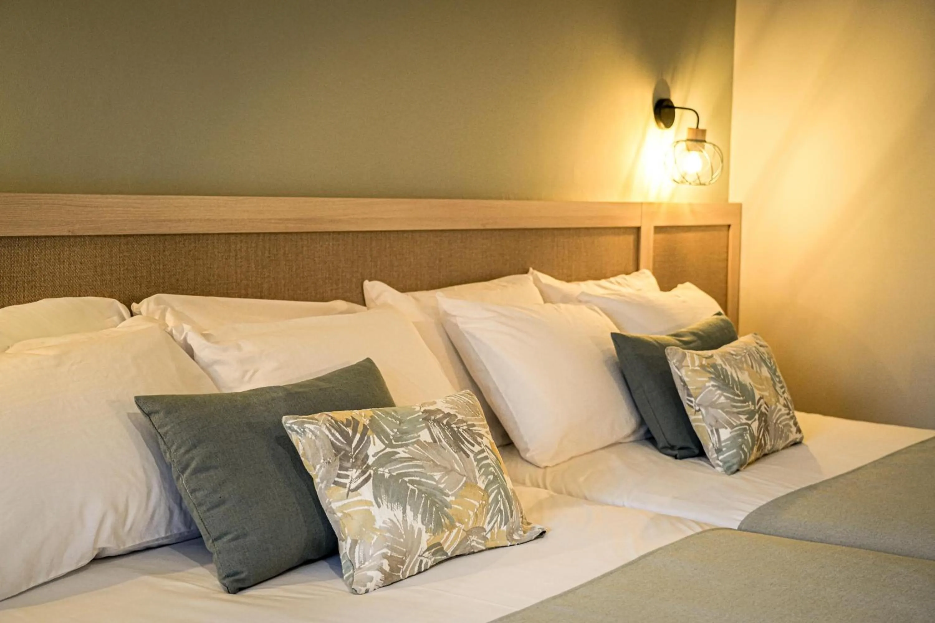 Bedroom, Bed in htop Jadhe 4Sup #htopBliss