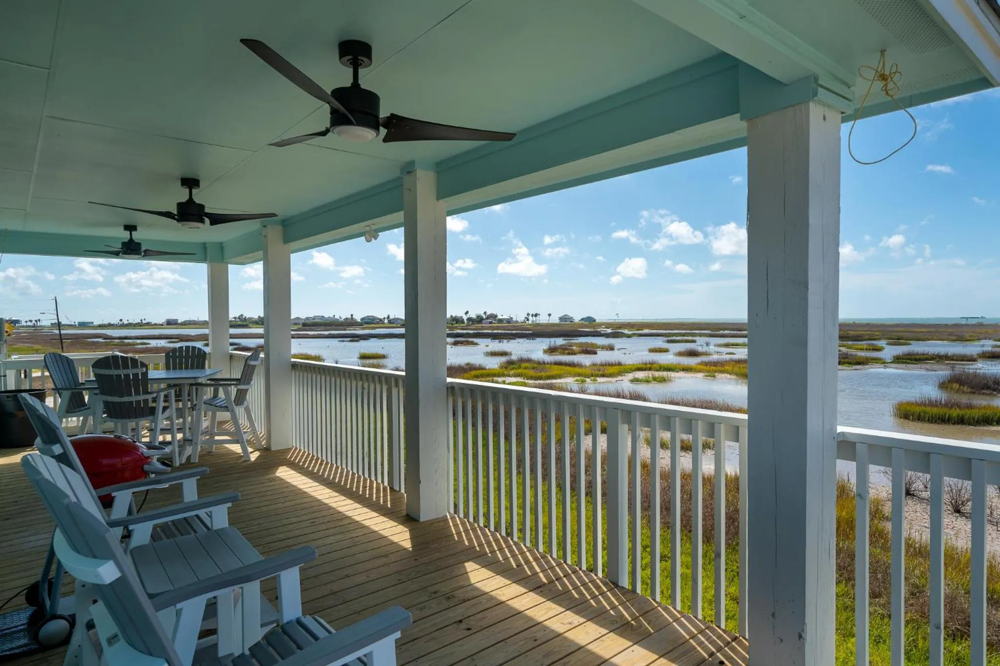Property building in Birds on the Bay
