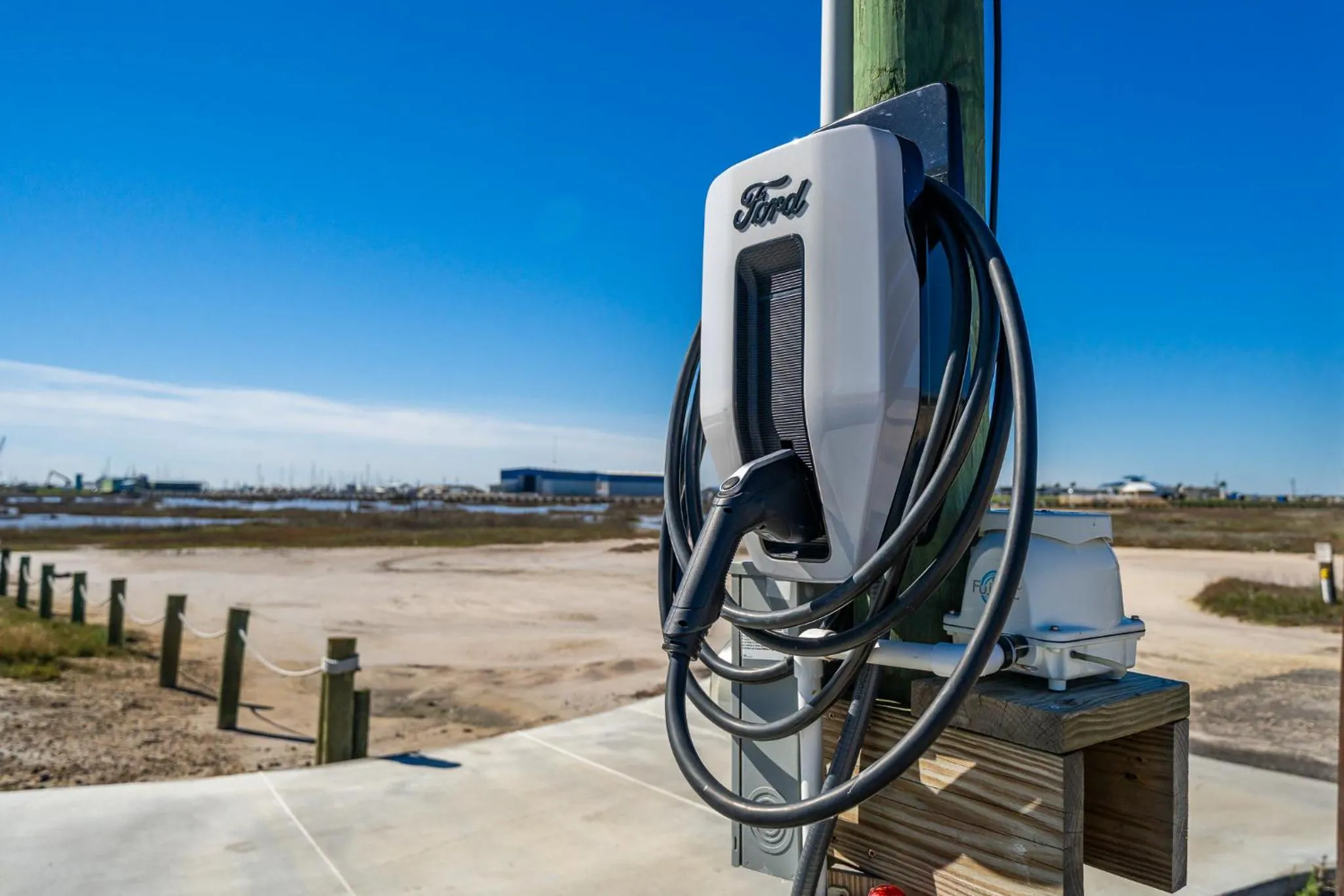 Property building in Birds on the Bay