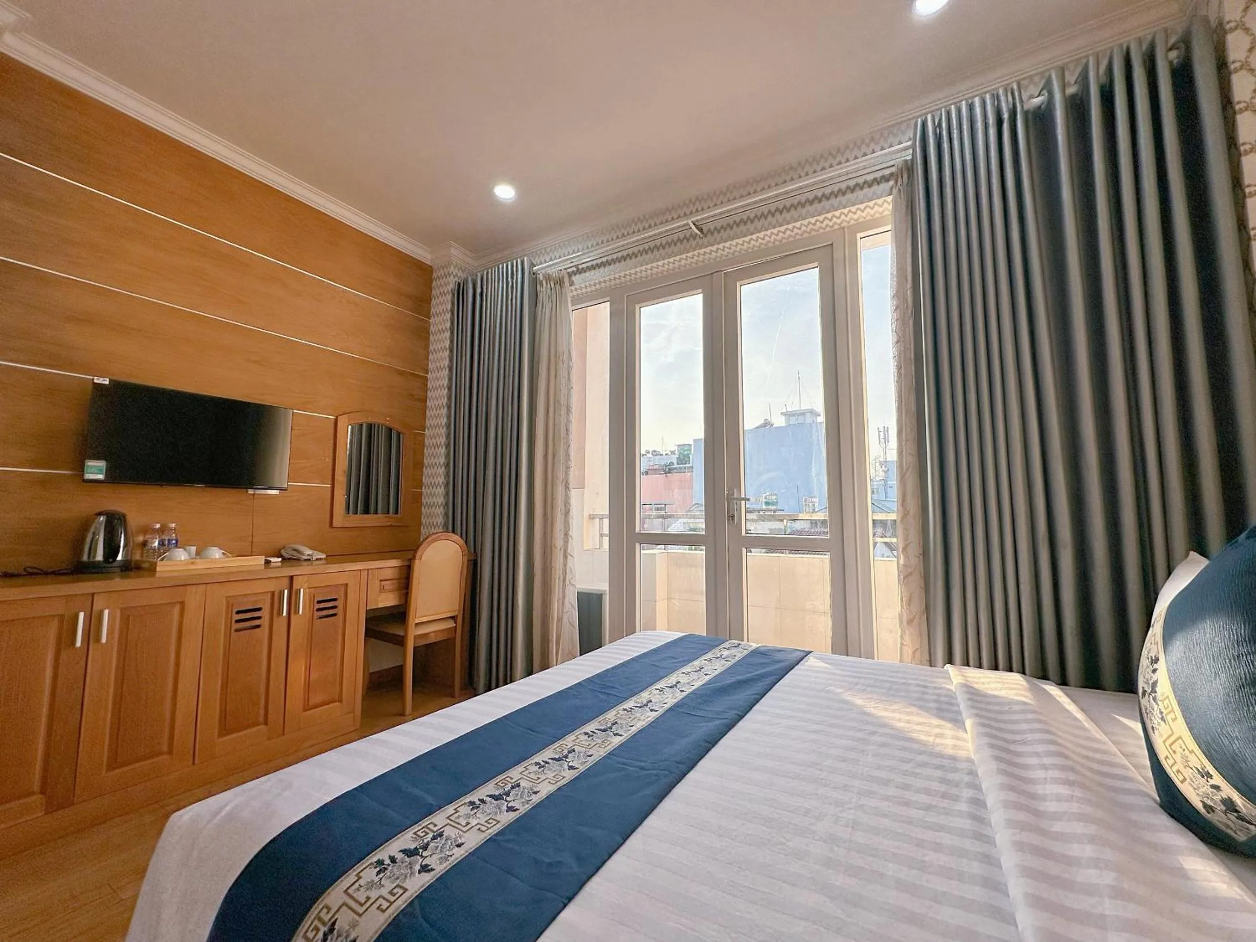 Property building, Bed in Tra My Hotel - SaiGon Center