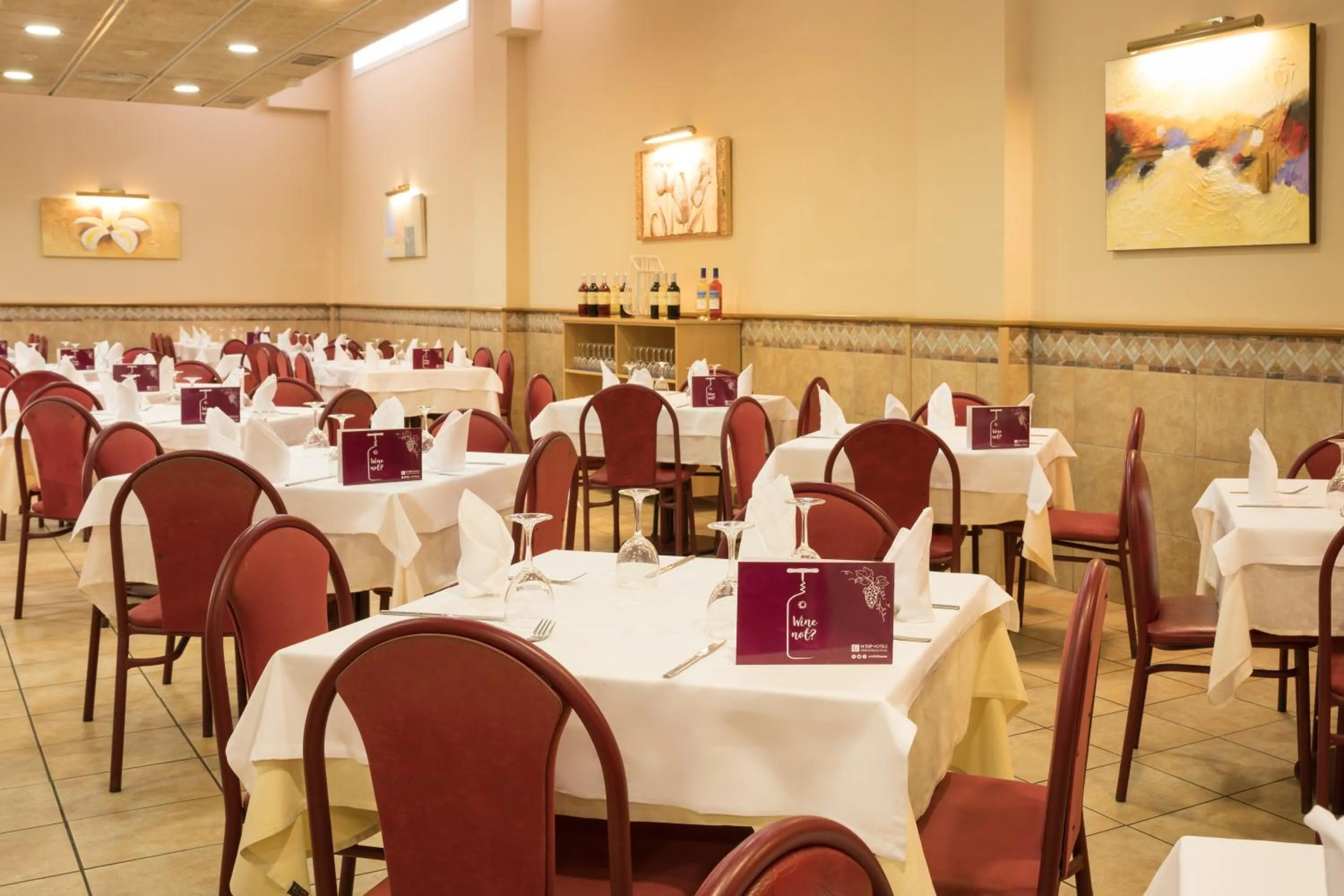 Restaurant/places to eat in htop Royal Sun Suites #htopFun