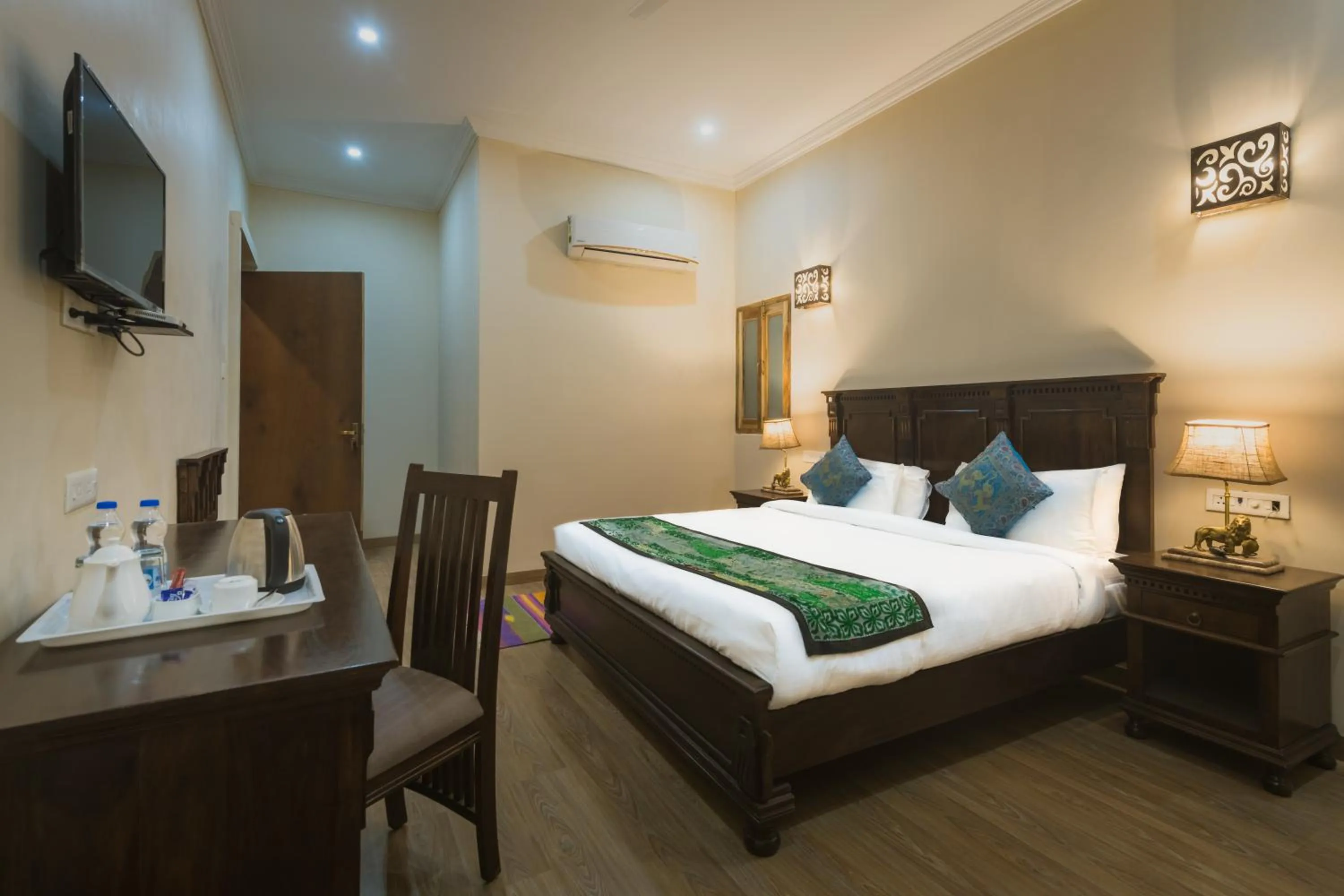 Bedroom, Bed in Hotel Dev Garh