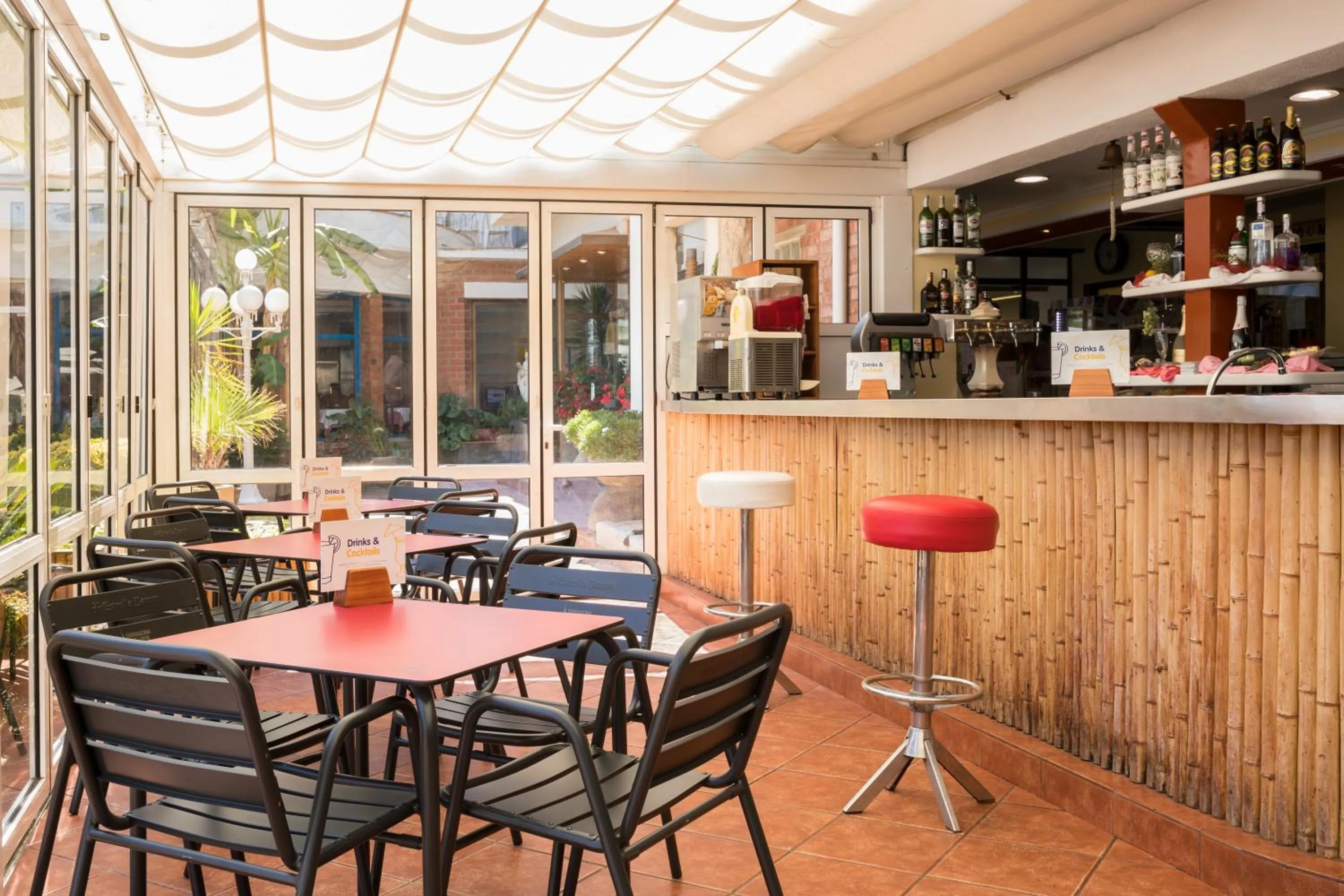 Lounge or bar in htop Planamar #htopEnjoy