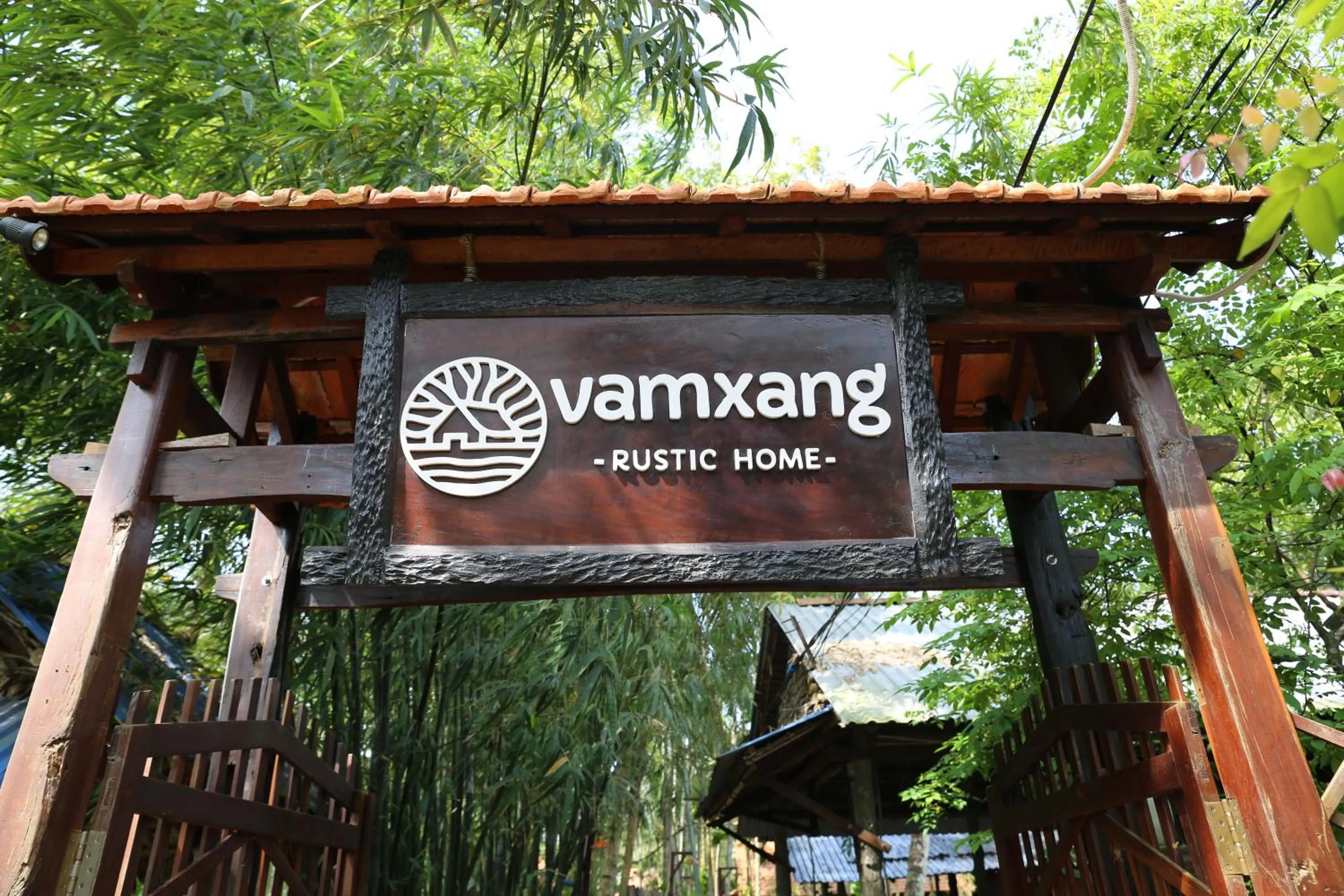 Property building in Vamxang Rustic Home