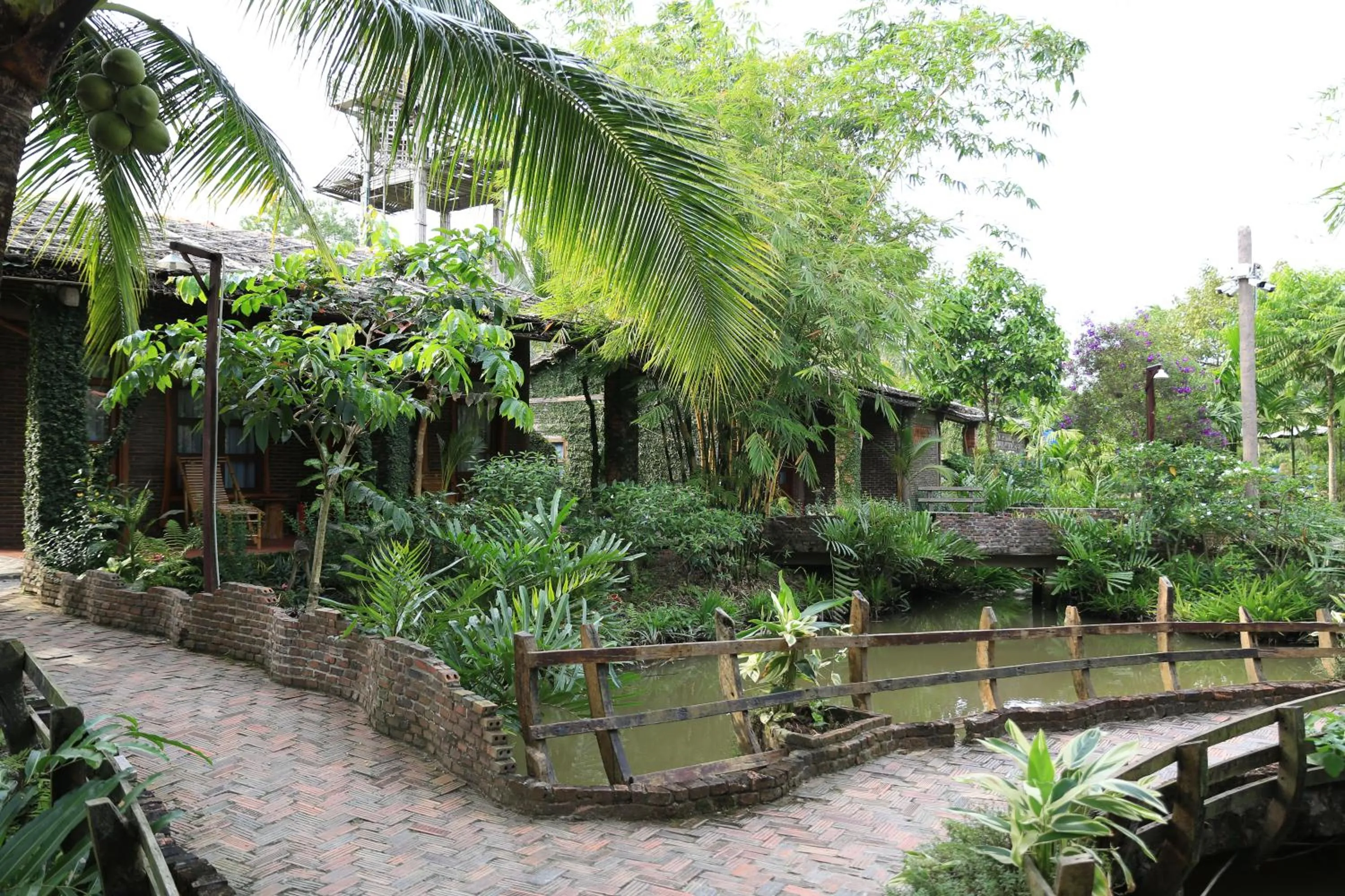 Property building in Vamxang Rustic Home