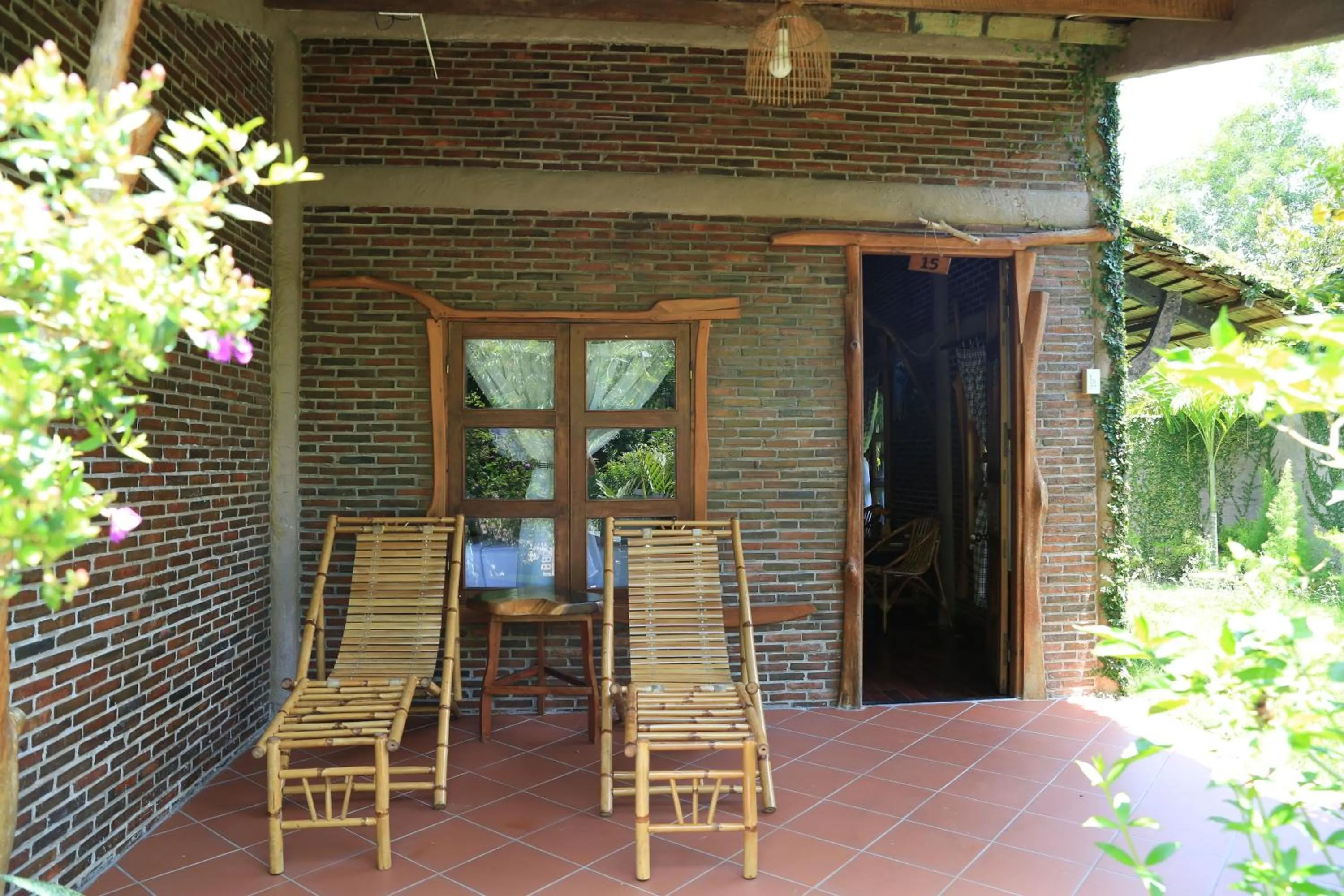 Patio in Vamxang Rustic Home
