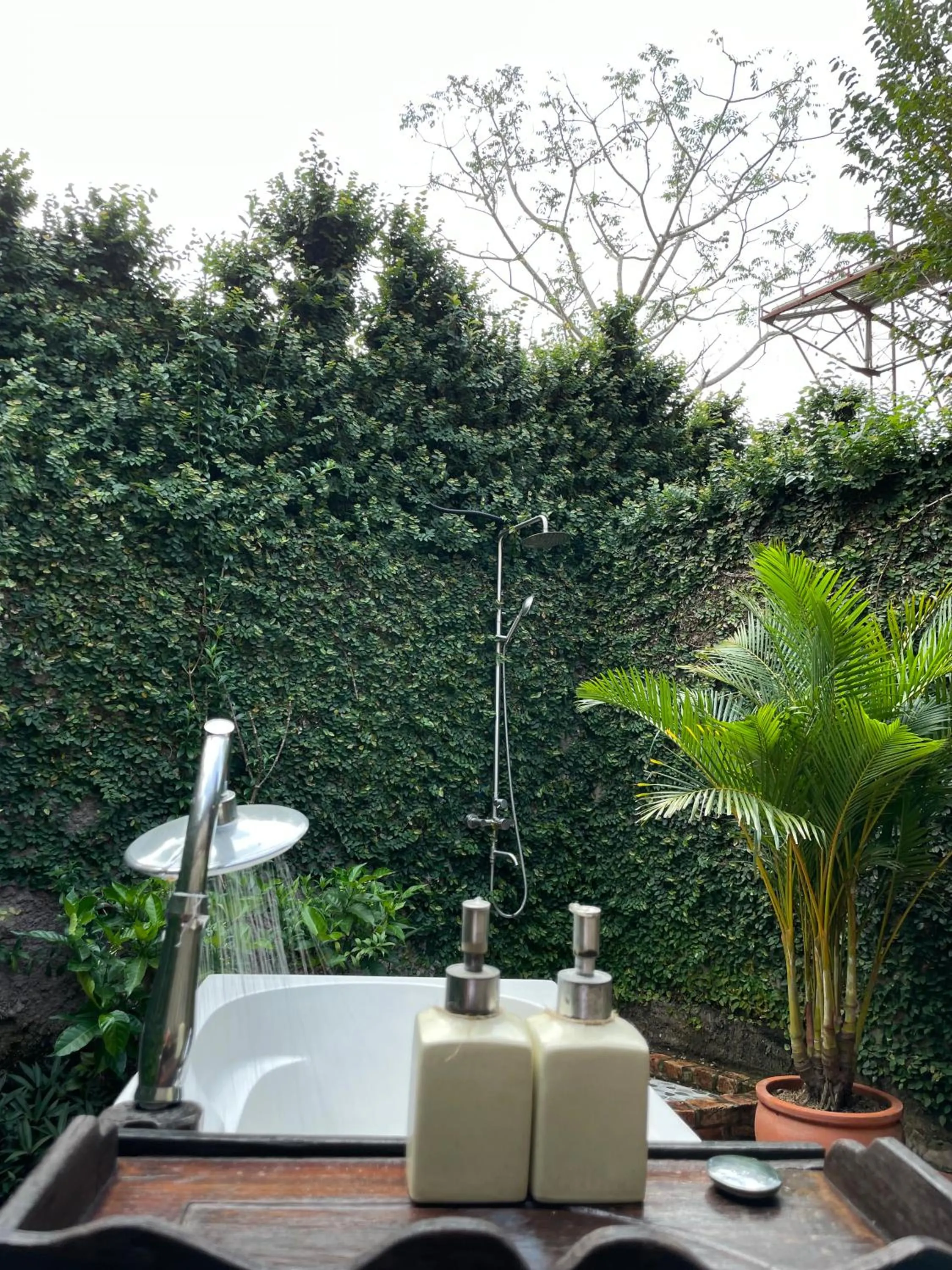 Hot Tub in Vamxang Rustic Home