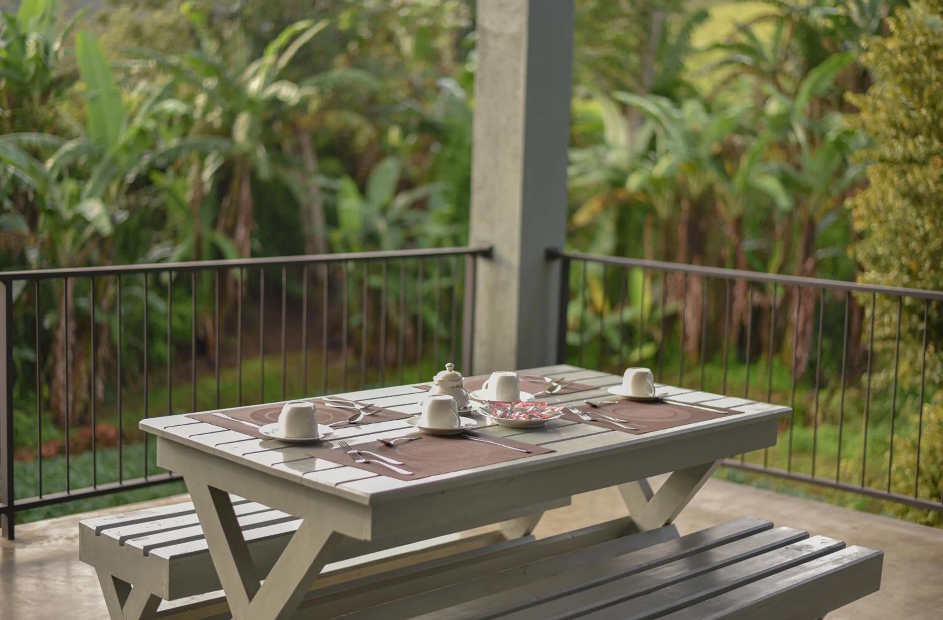 Restaurant/places to eat in Kithal Ella Station Resort