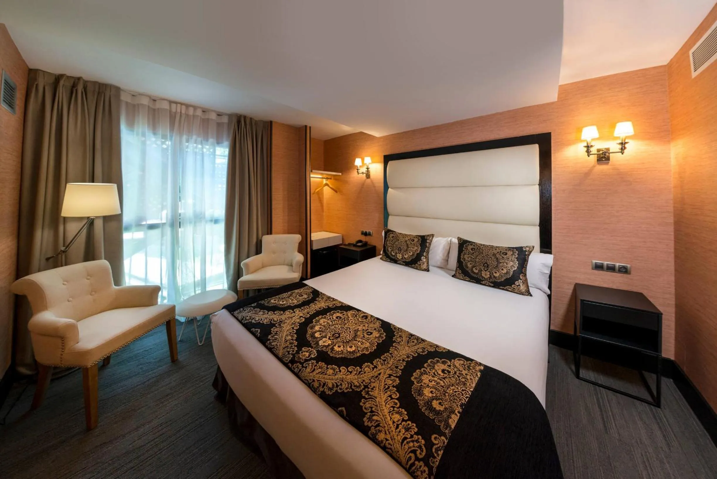 Bed in Hotel Mirador de Chamartín