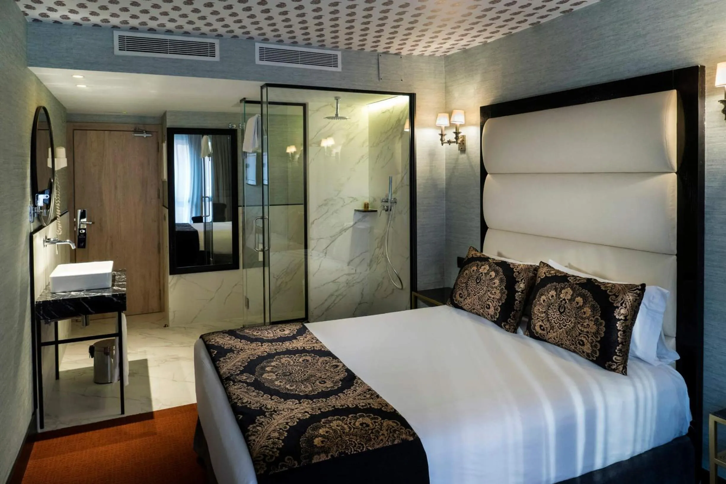 Photo of the whole room, Bed in Hotel Mirador de Chamartín