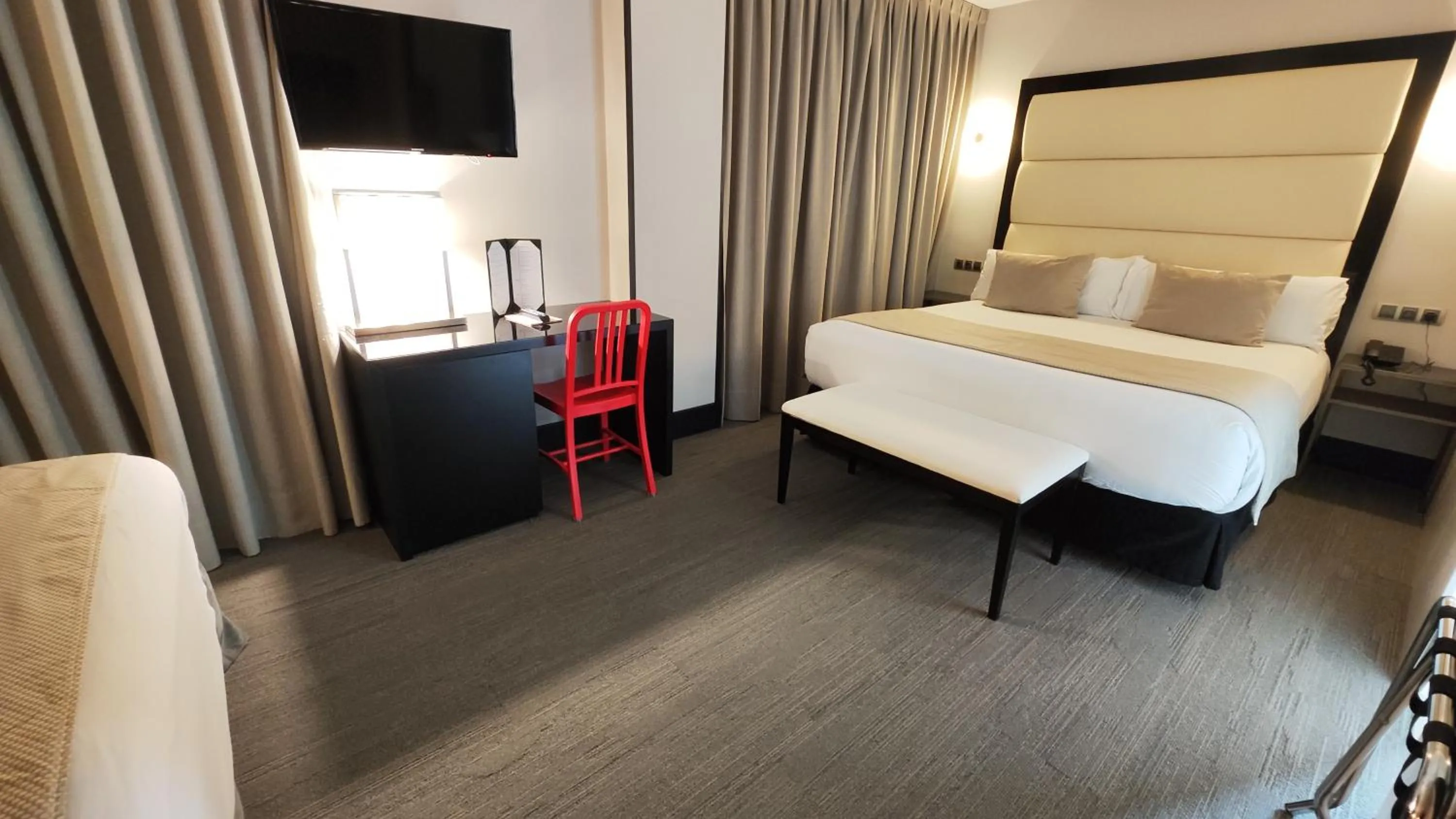 Photo of the whole room, Bed in Hotel Mirador de Chamartín