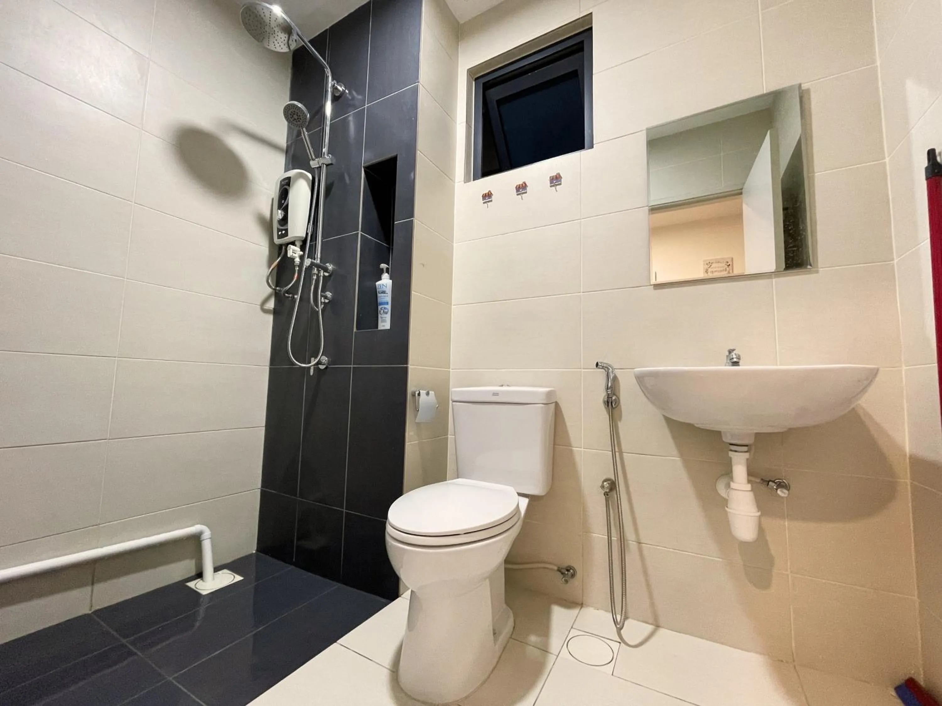 Shower in Pacific Tower Petaling Jaya Near Jaya One, University Malaya, Columbia Hospital By My Homez