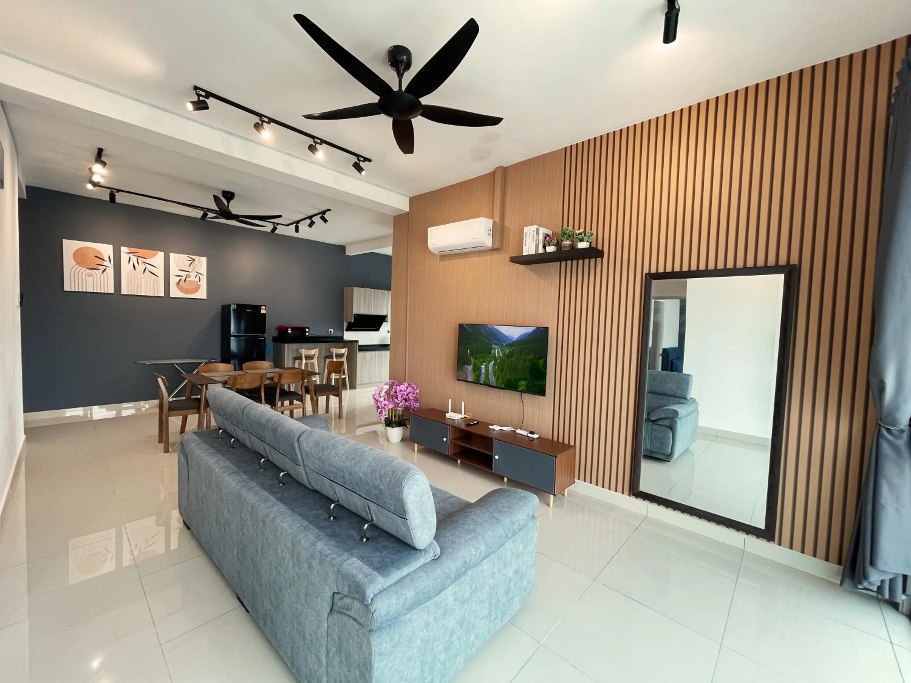 TV and multimedia in Pacific Tower Petaling Jaya Near Jaya One, University Malaya, Columbia Hospital By My Homez