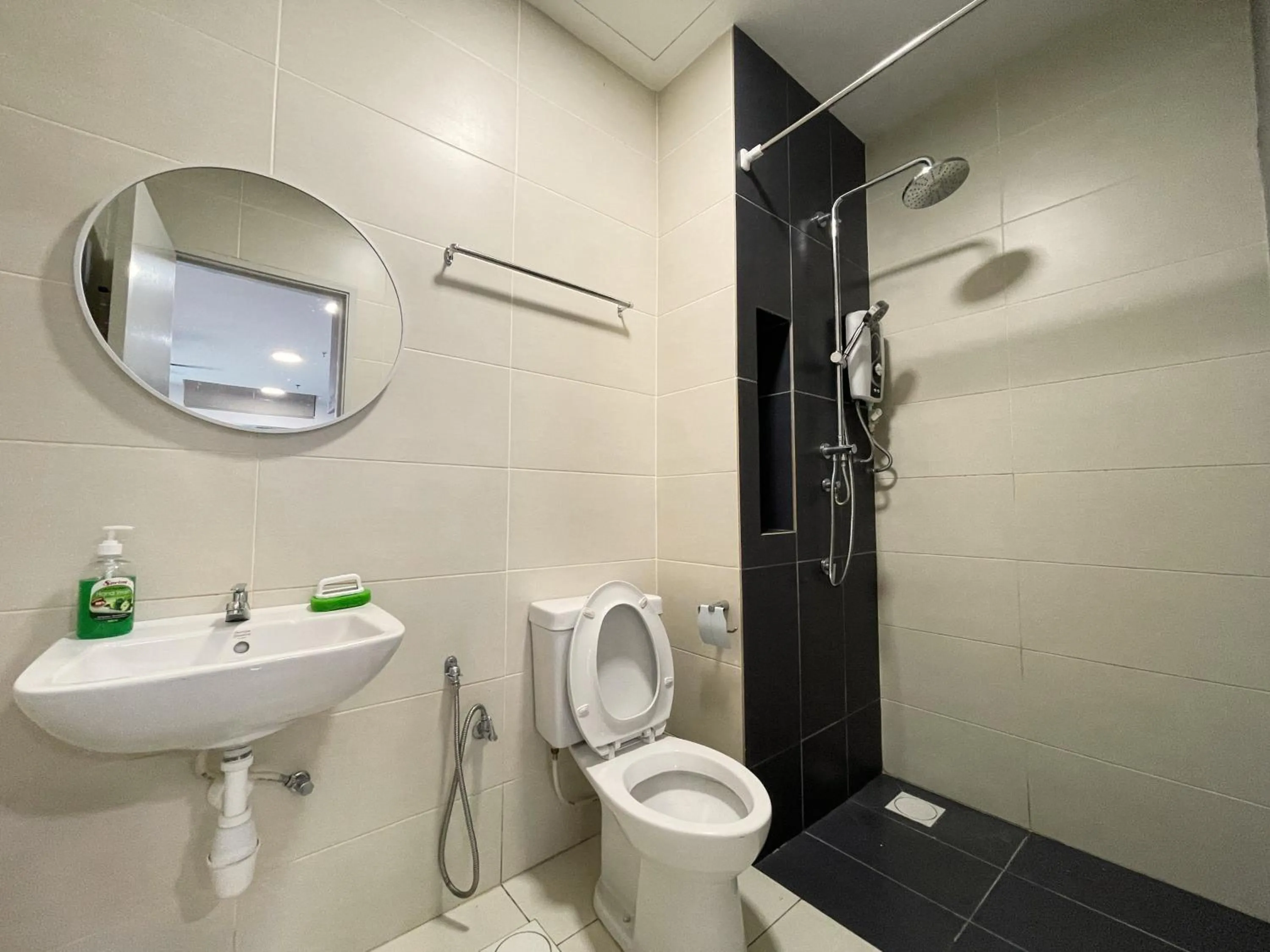 Shower in Pacific Tower Petaling Jaya Near Jaya One, University Malaya, Columbia Hospital By My Homez