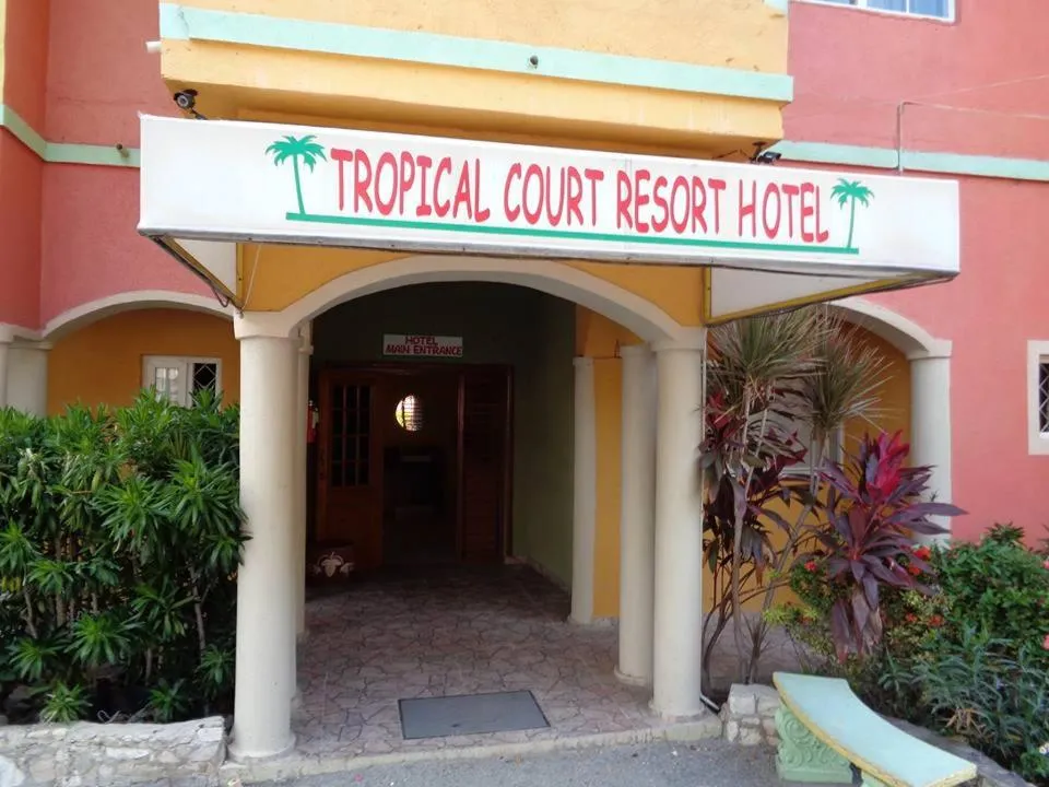 Tropical Court Hotel