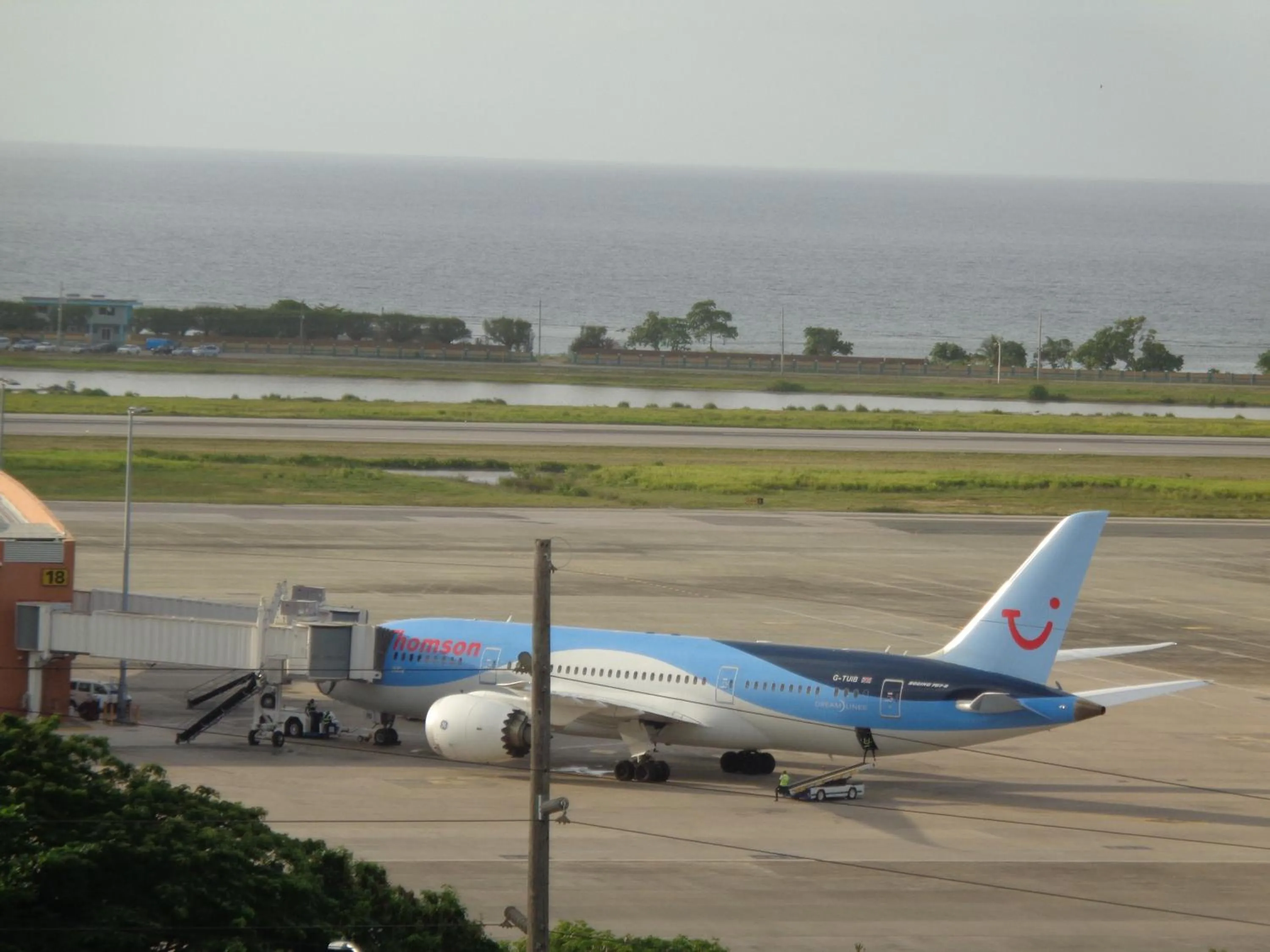 Tropical Court Hotel