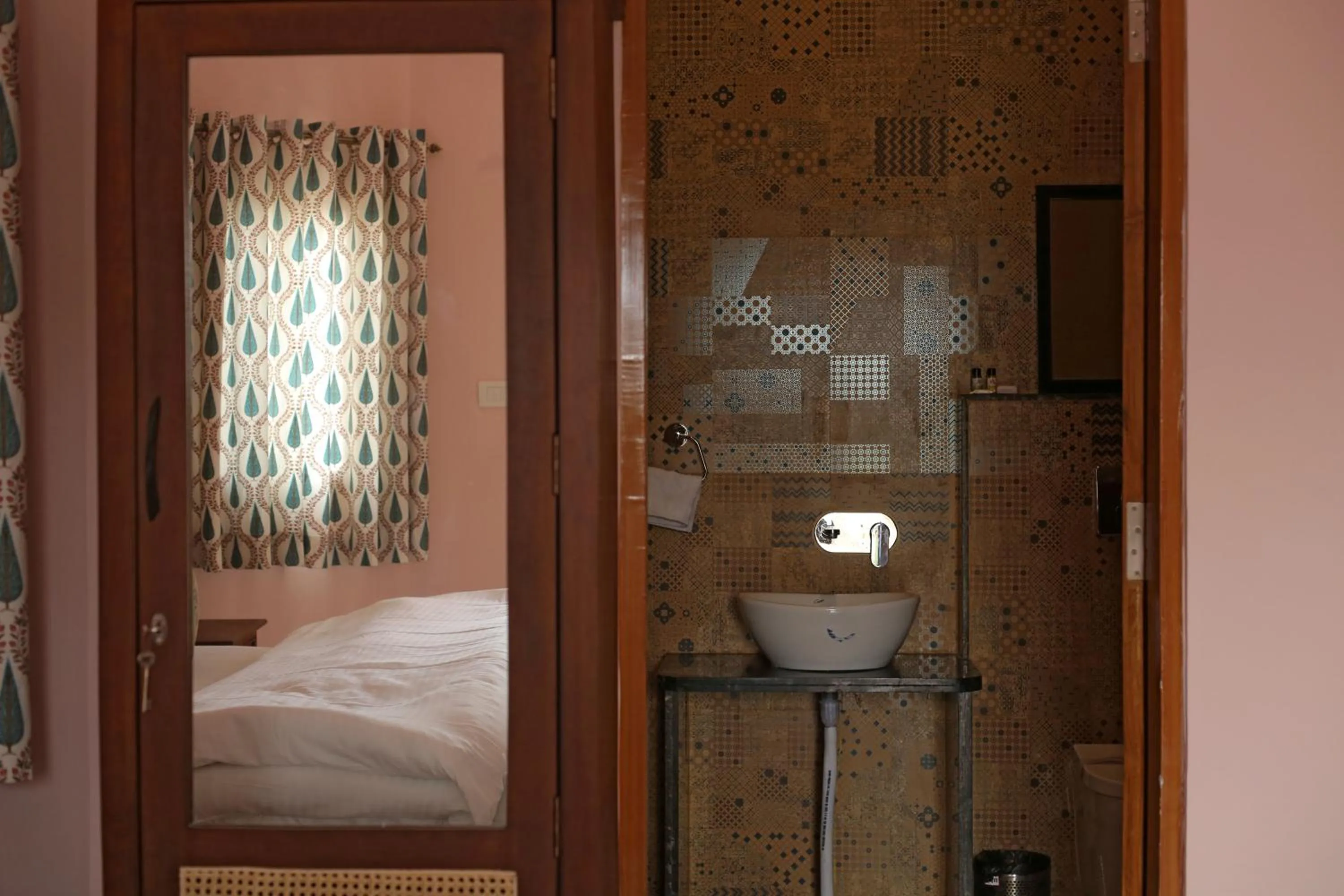 Bedroom, Bed in KothiPushkar