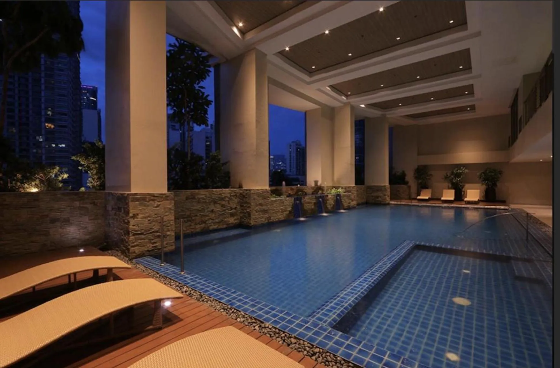 Swimming pool in Cozy Place with City View at Greenbelt Makati