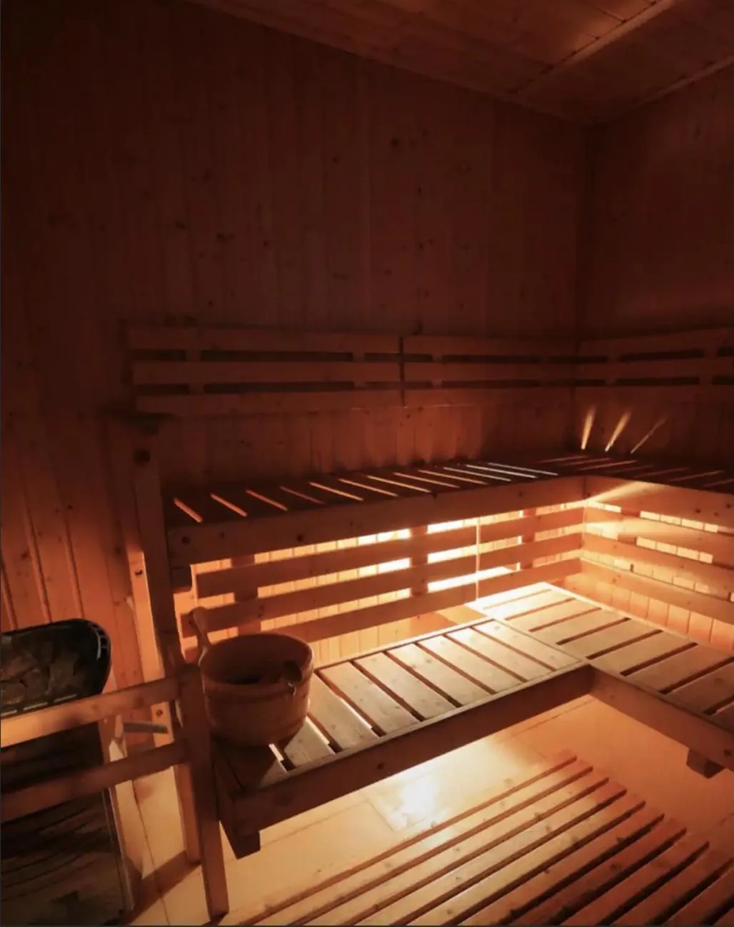 Sauna, Bed in Cozy Place with City View at Greenbelt Makati