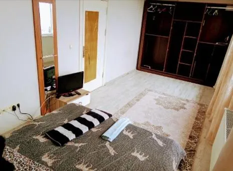 Bed in Ahmet teacher's villa, 6 minutes from the airport