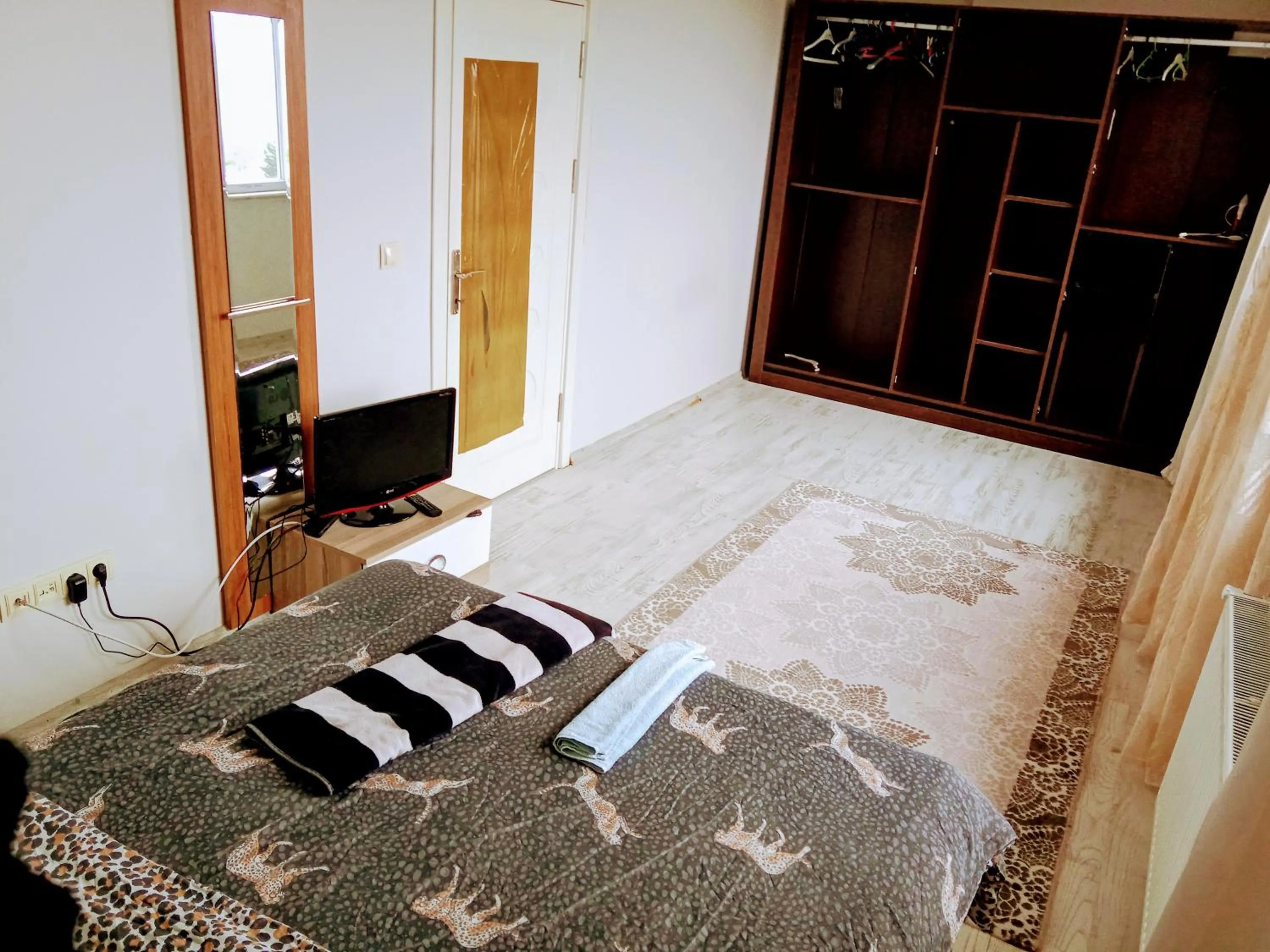 Bed in Ahmet teacher's villa, 6 minutes from the airport