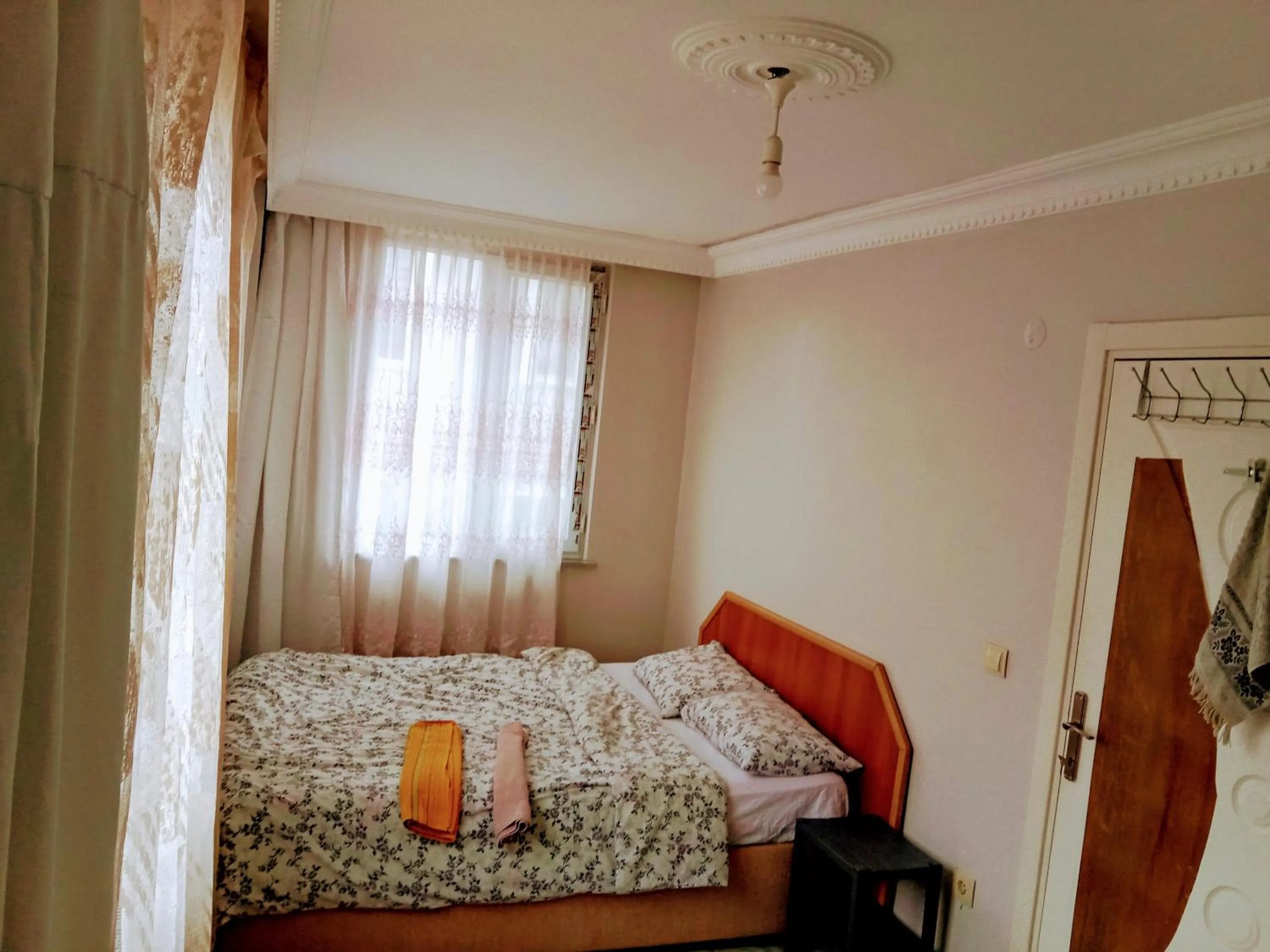 Bed in Ahmet teacher's villa, 6 minutes from the airport