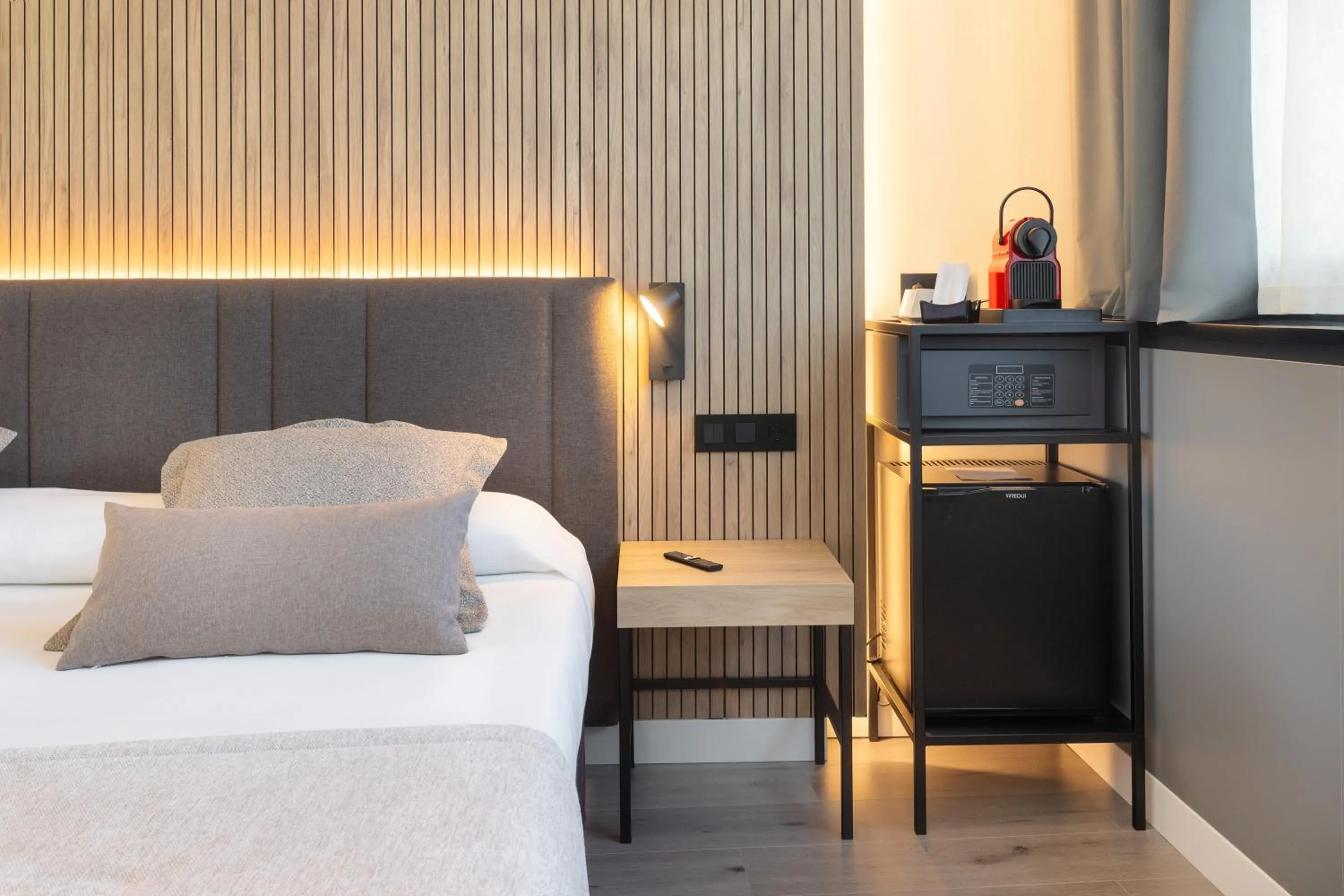 Photo of the whole room, Bed in Alexandre Fira Congress