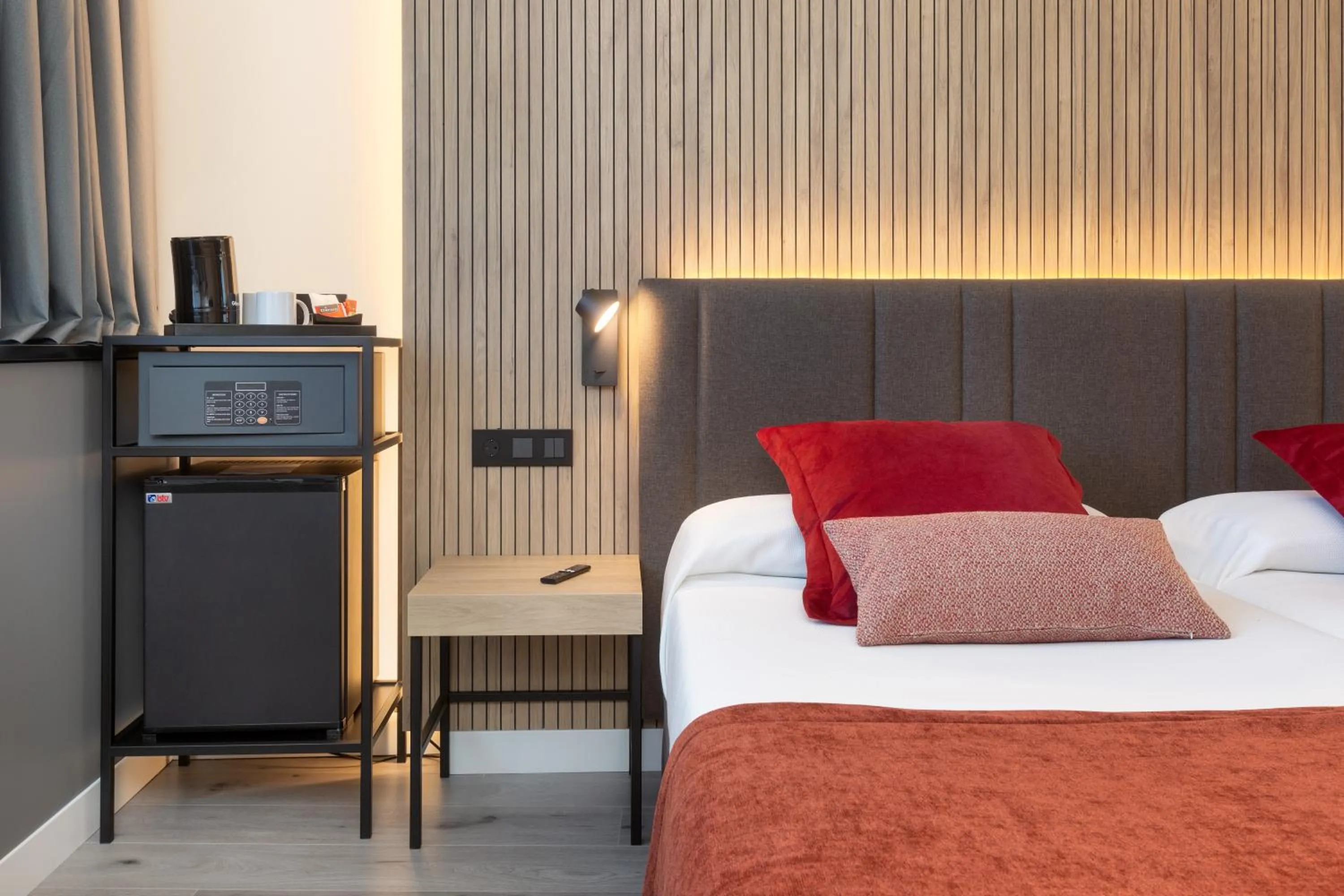 Photo of the whole room, Bed in Alexandre Fira Congress