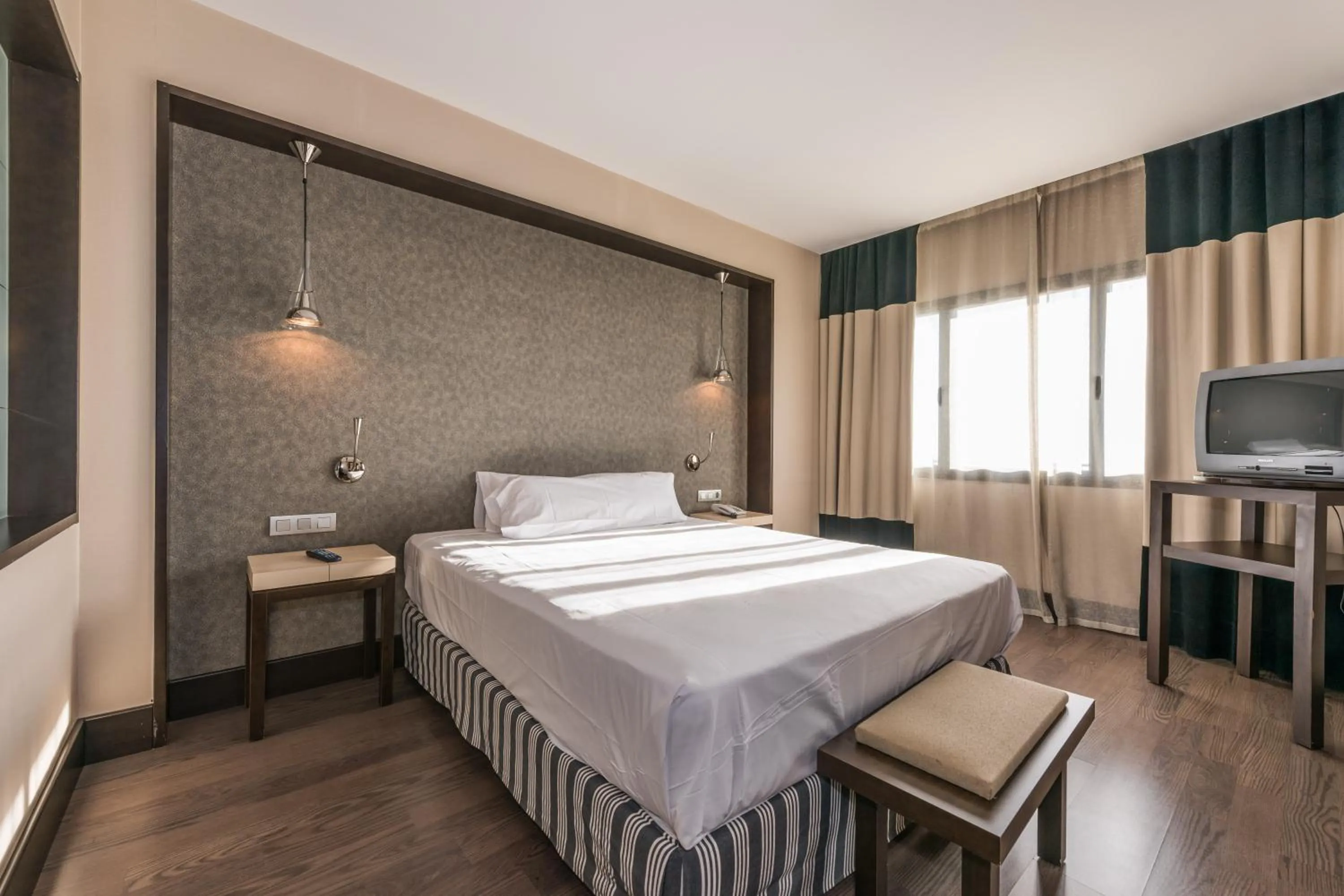 Photo of the whole room, Bed in Hotel Mercader