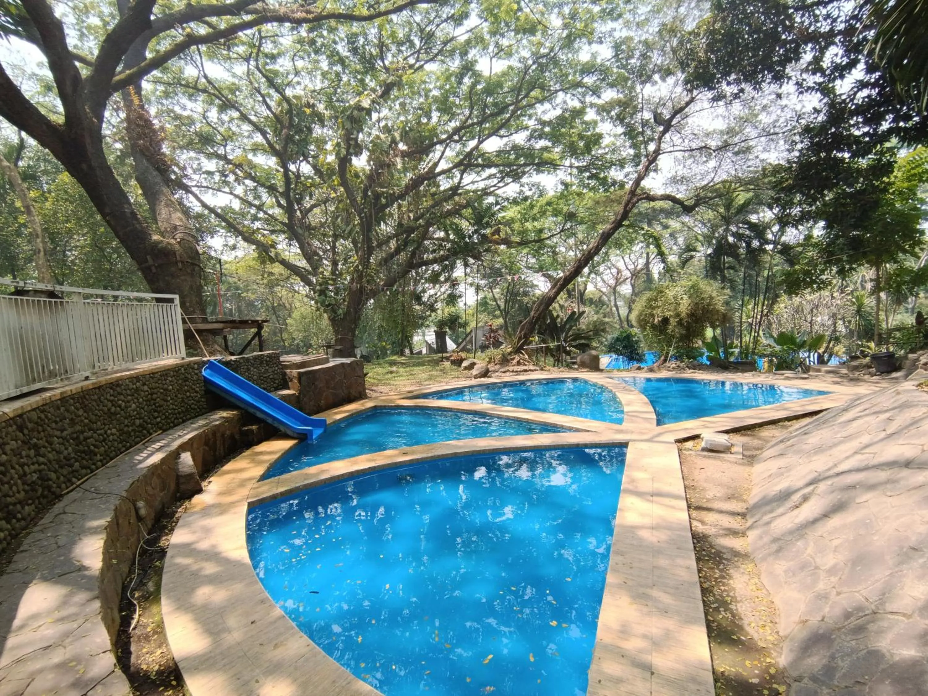 Swimming pool in Grand Mulia Sakinah Boutique Resort Pandaan