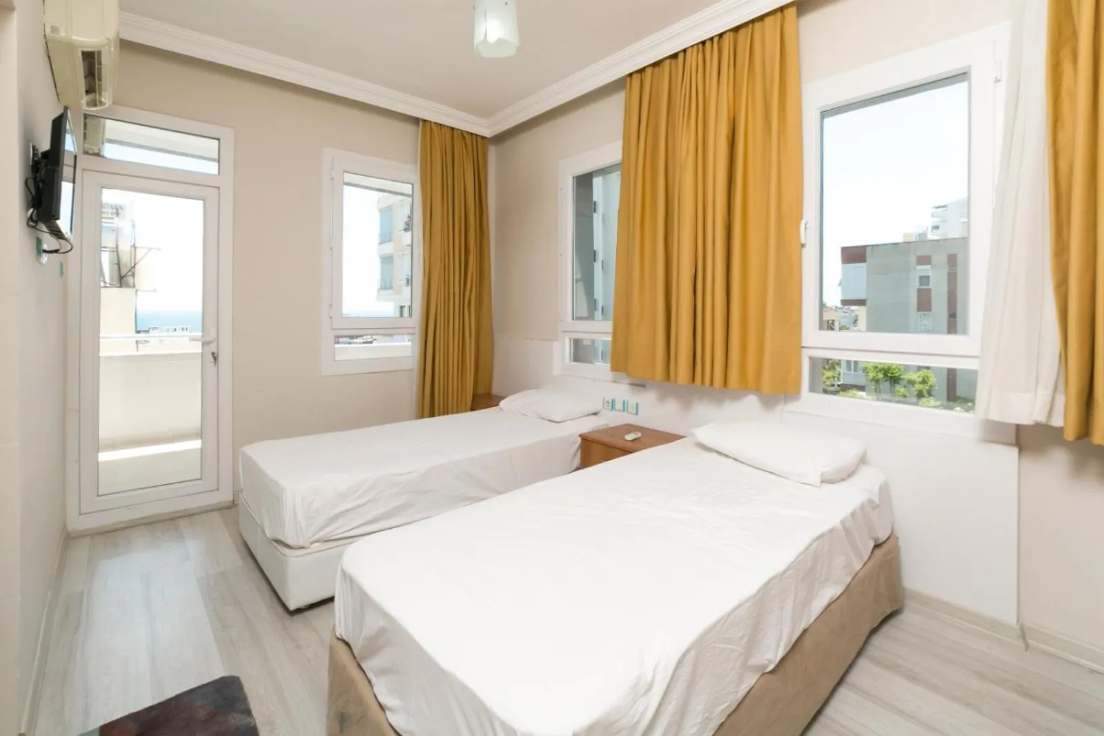 Bed in Enda Lara Hotel