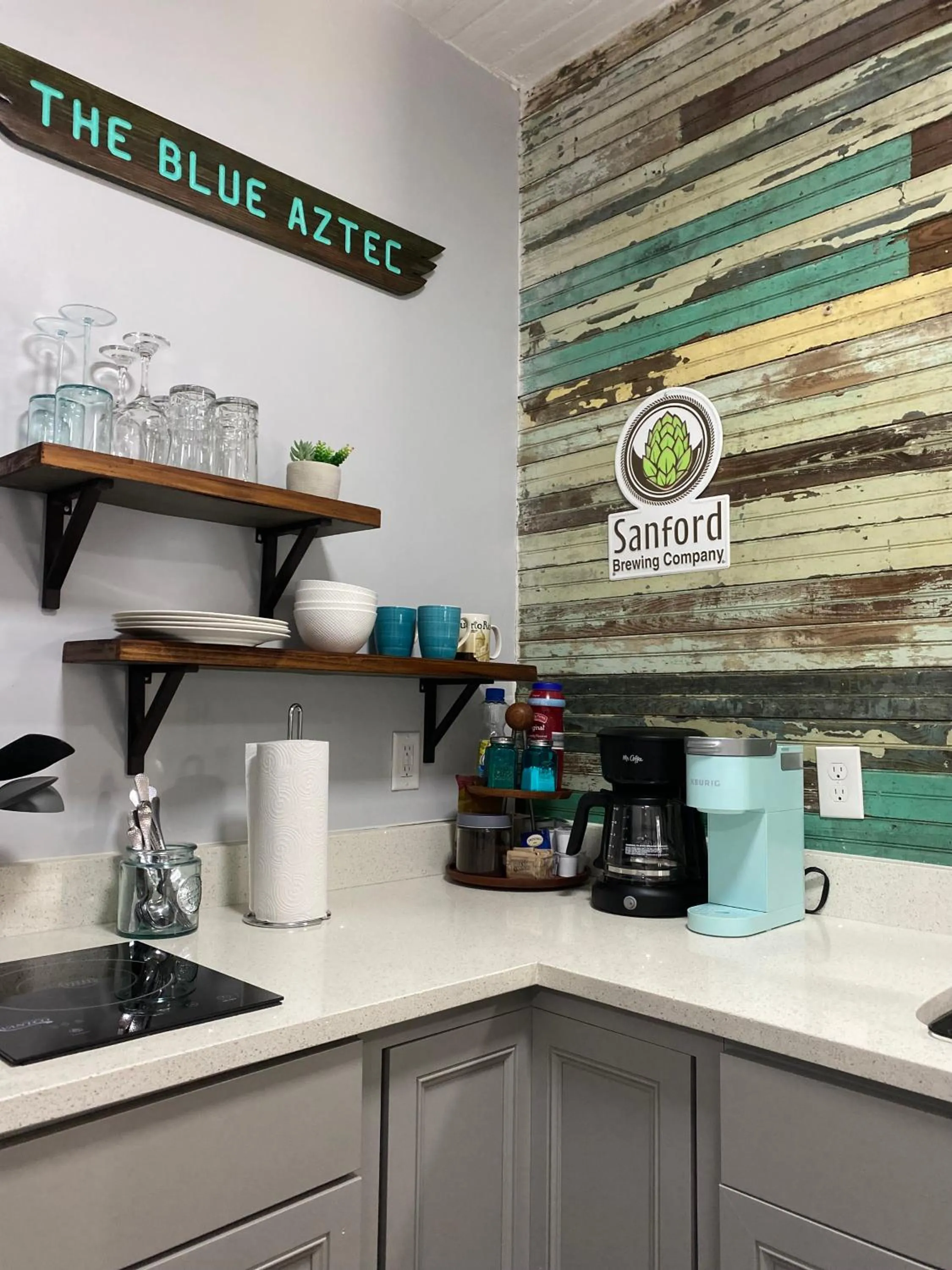 Coffee/tea facilities in The Blue Aztec