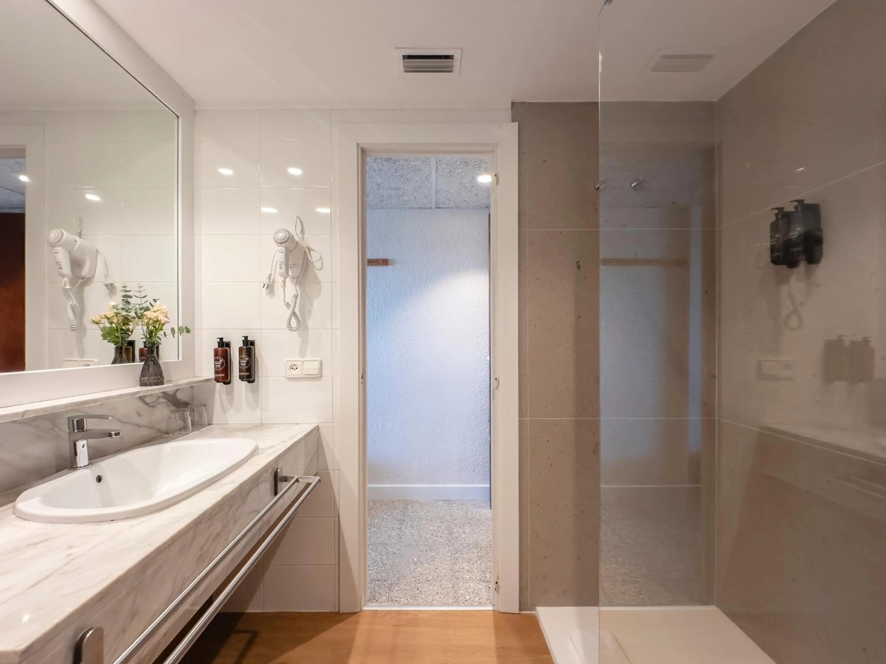 Shower in Prestige Goya Park